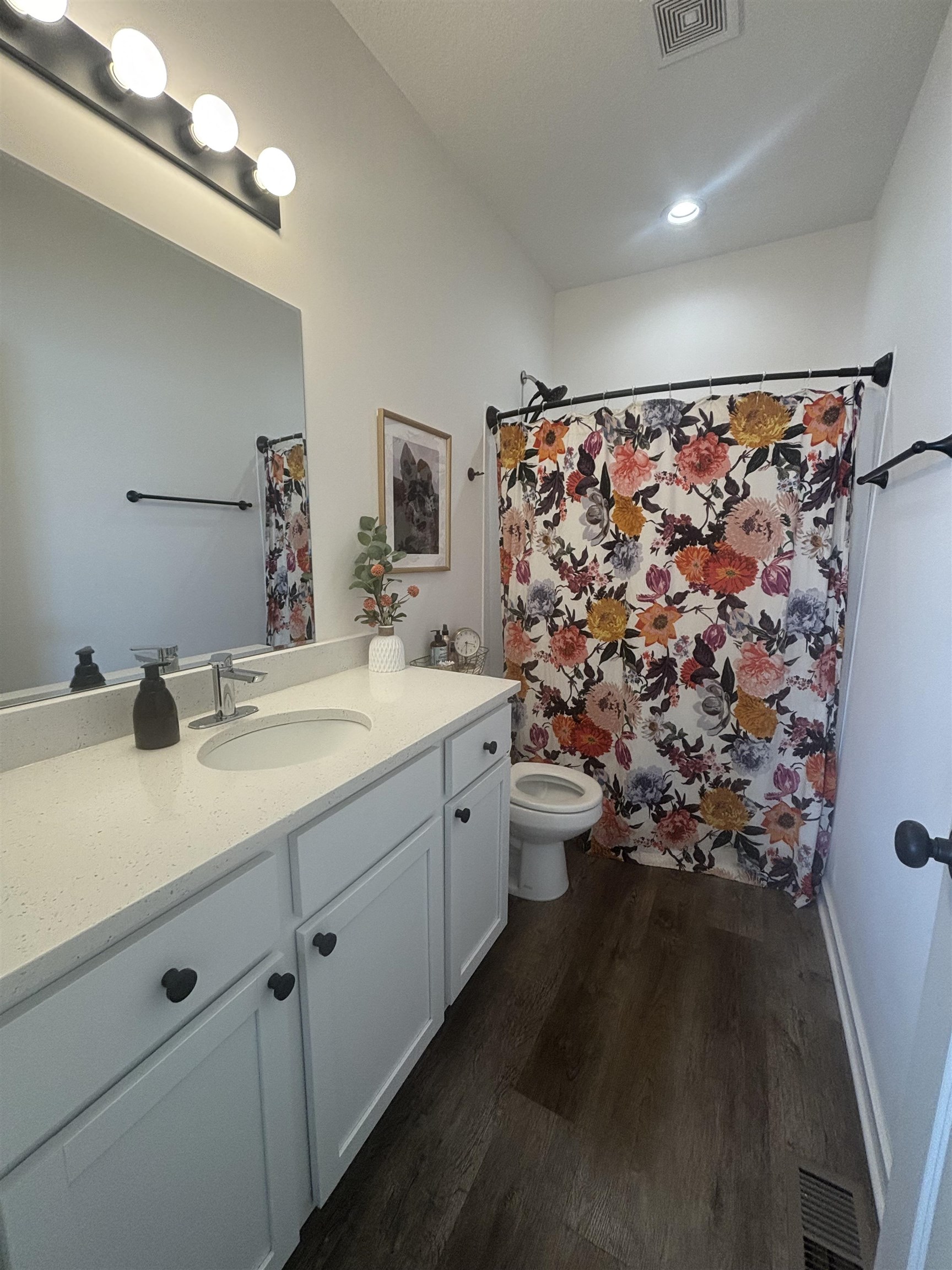 5341-5343 Pinecrest Court N Bel Aire KS 67220