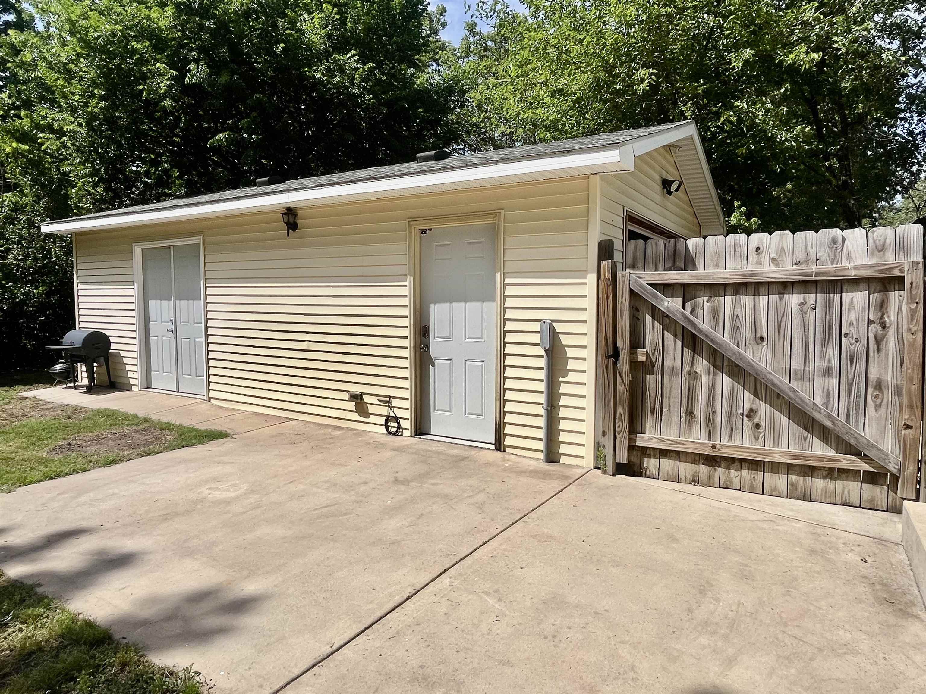 3249 S Edwards Avenue Wichita KS 67217