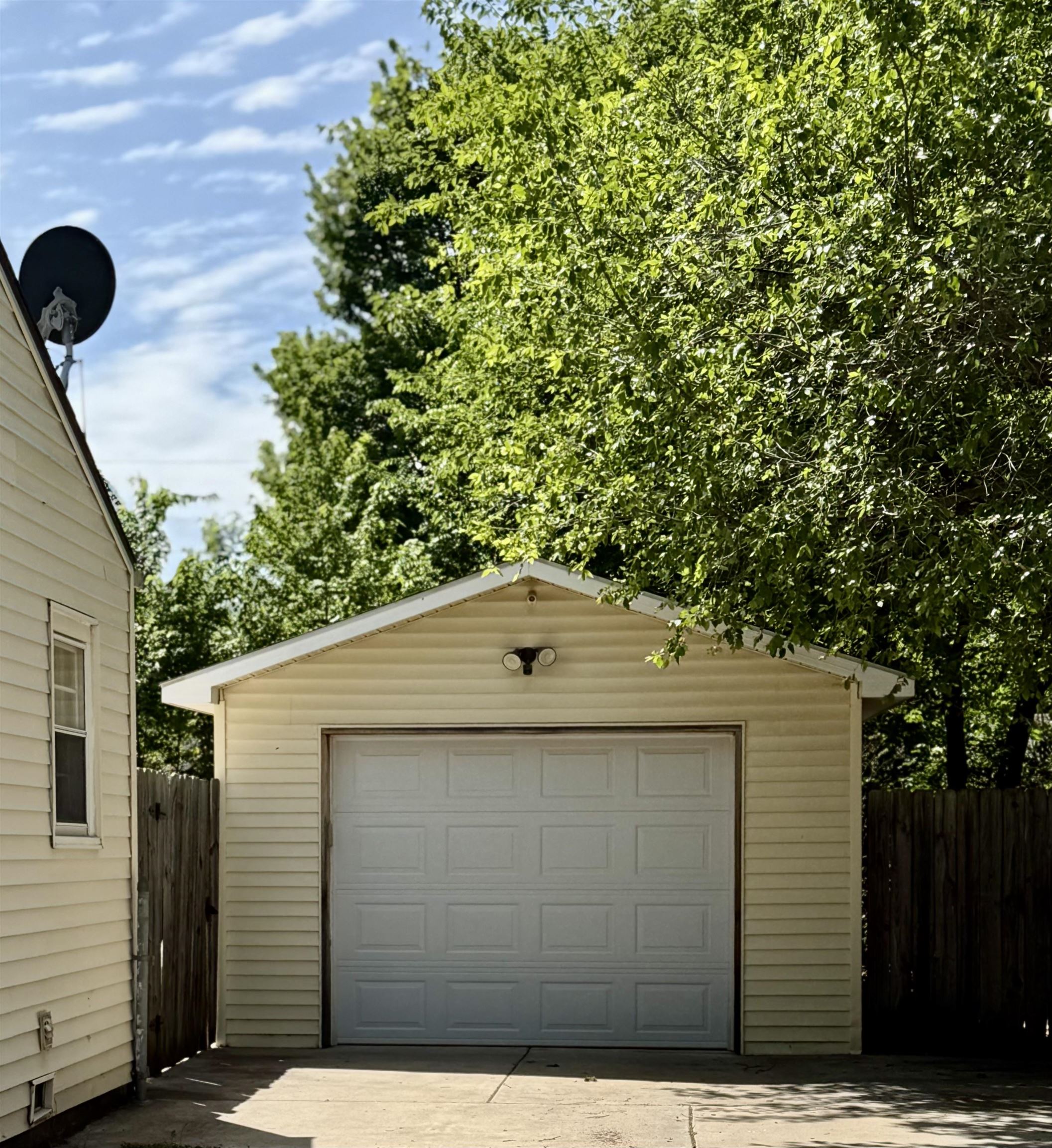 3249 S Edwards Avenue Wichita KS 67217