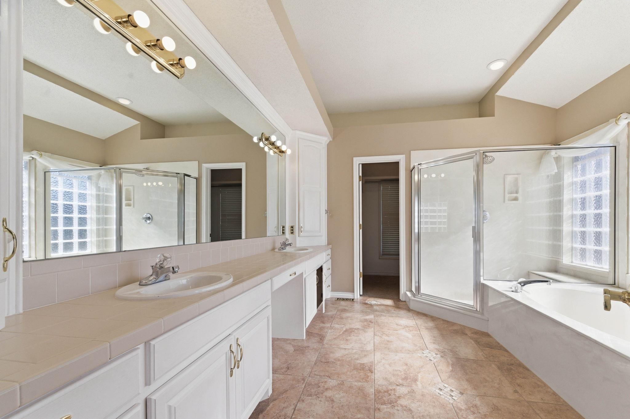 1367 N Hickory Creek Court Wichita KS 67235