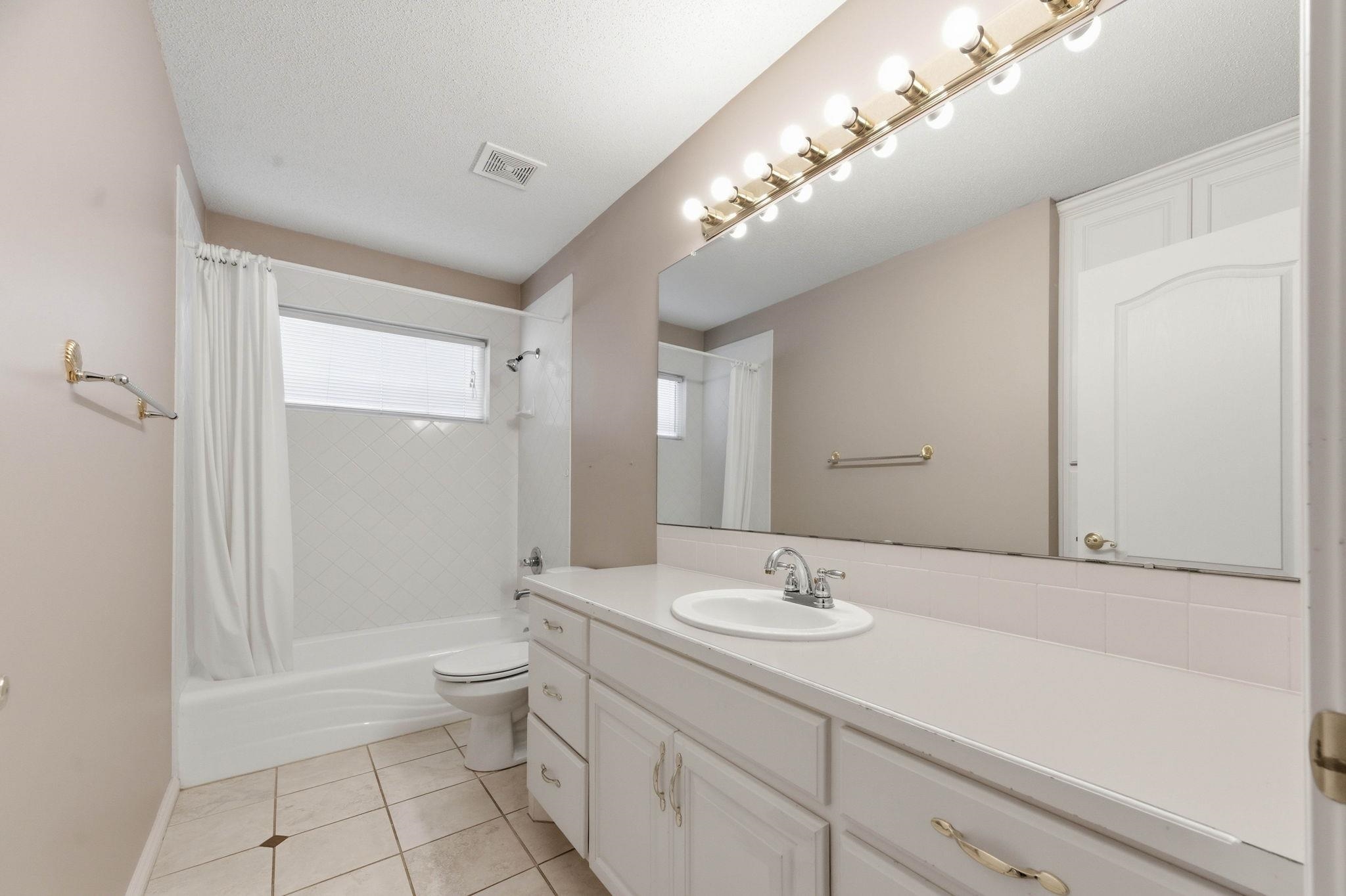 1367 N Hickory Creek Court Wichita KS 67235