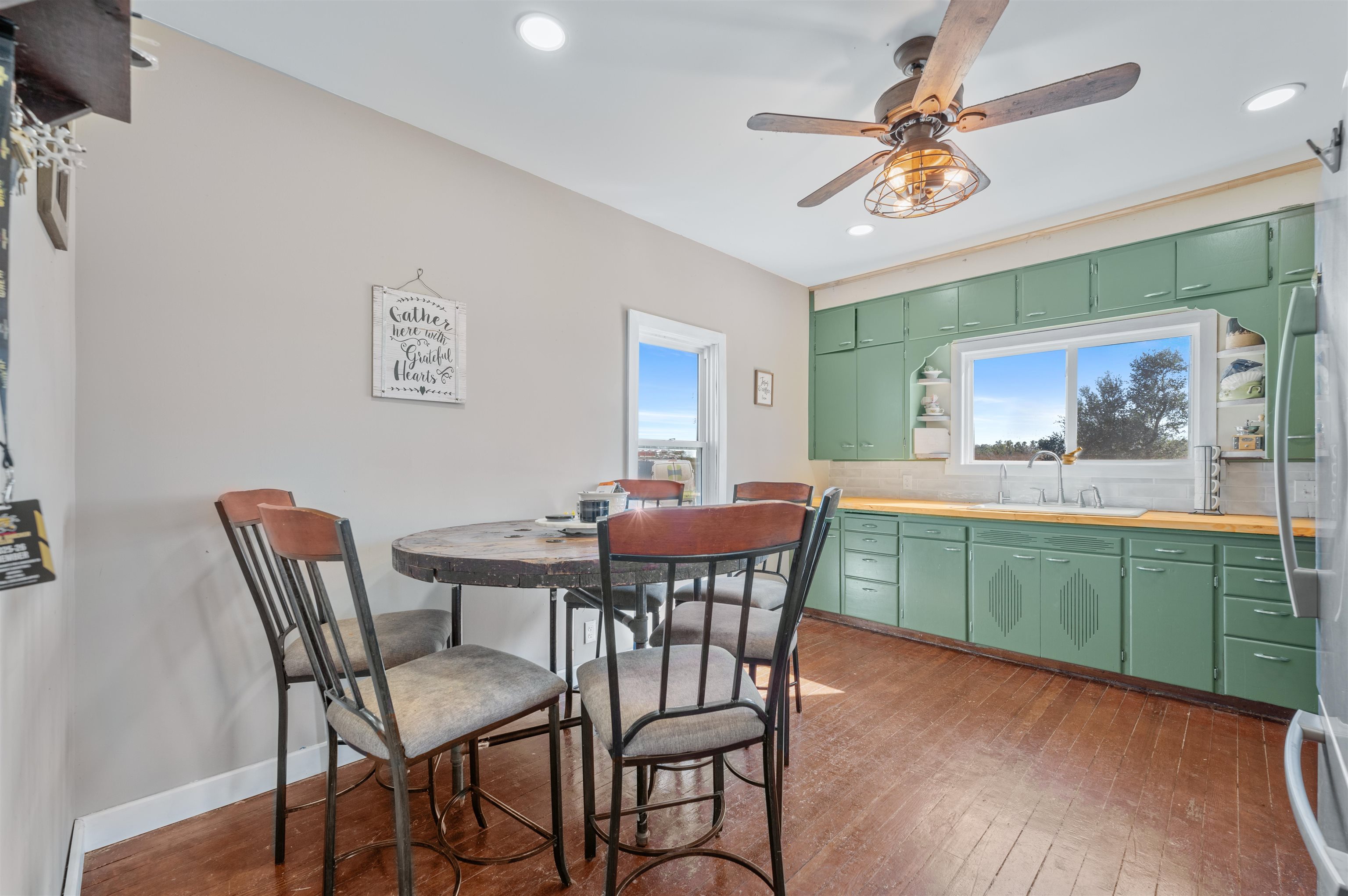 5202 N Willow Lake Burrton KS 67020