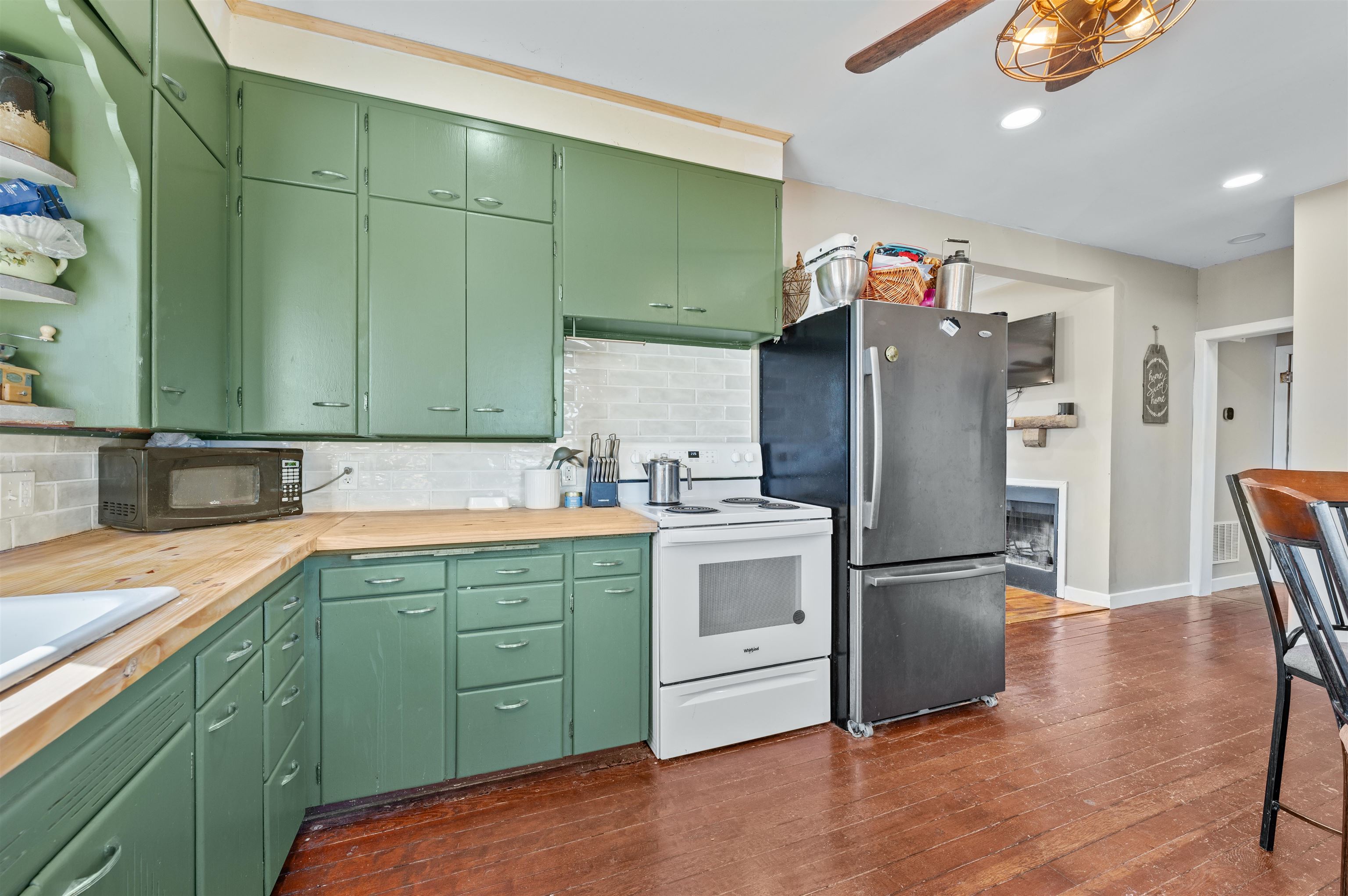 5202 N Willow Lake Burrton KS 67020