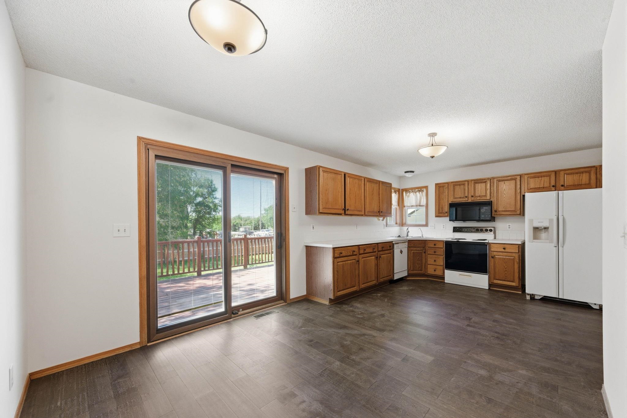 1521 E Rose Lane Andover KS 67002