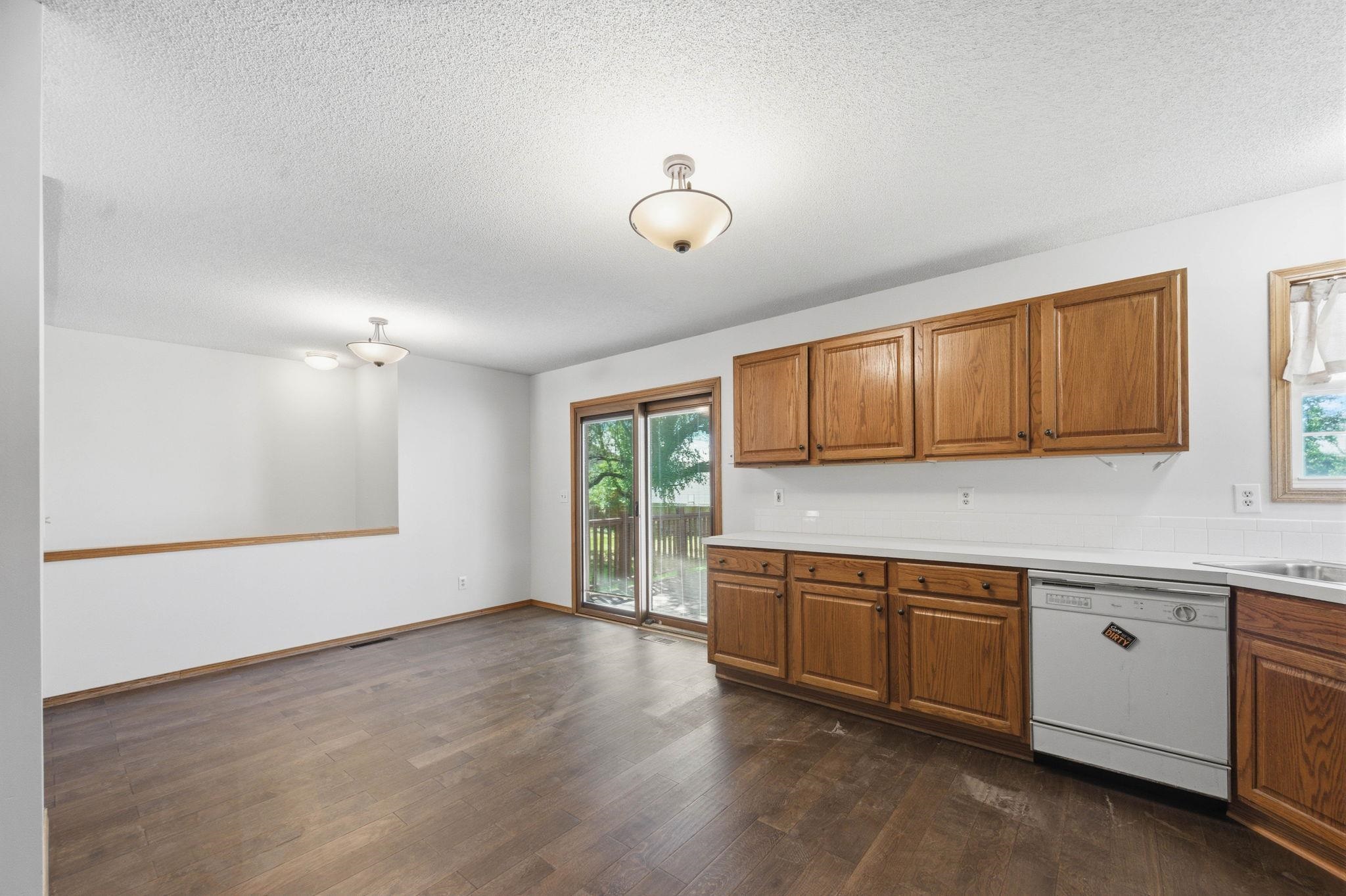 1521 E Rose Lane Andover KS 67002