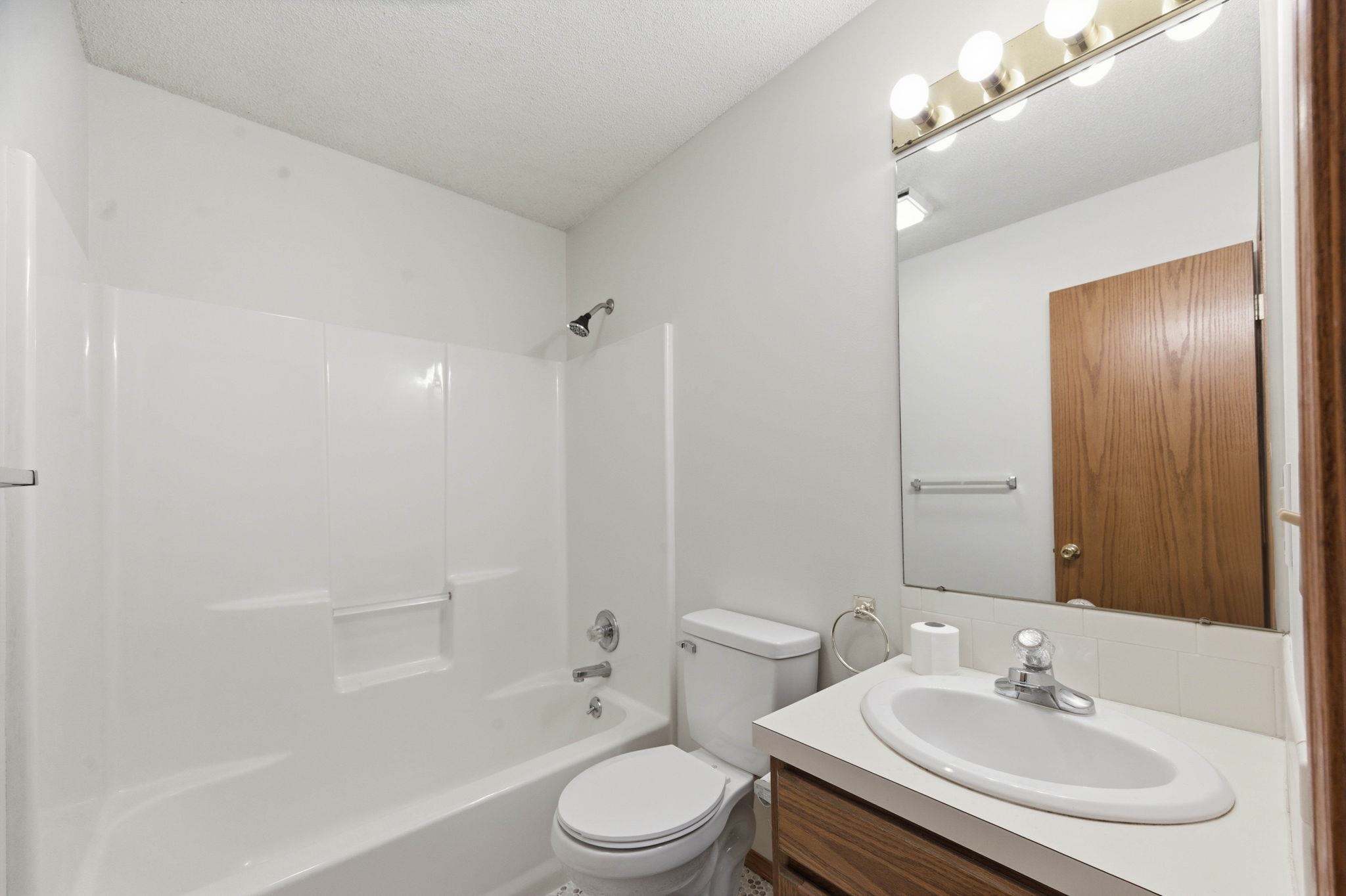 1521 E Rose Lane Andover KS 67002