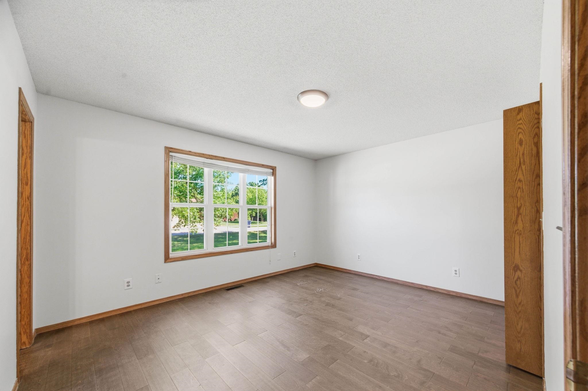 1521 E Rose Lane Andover KS 67002