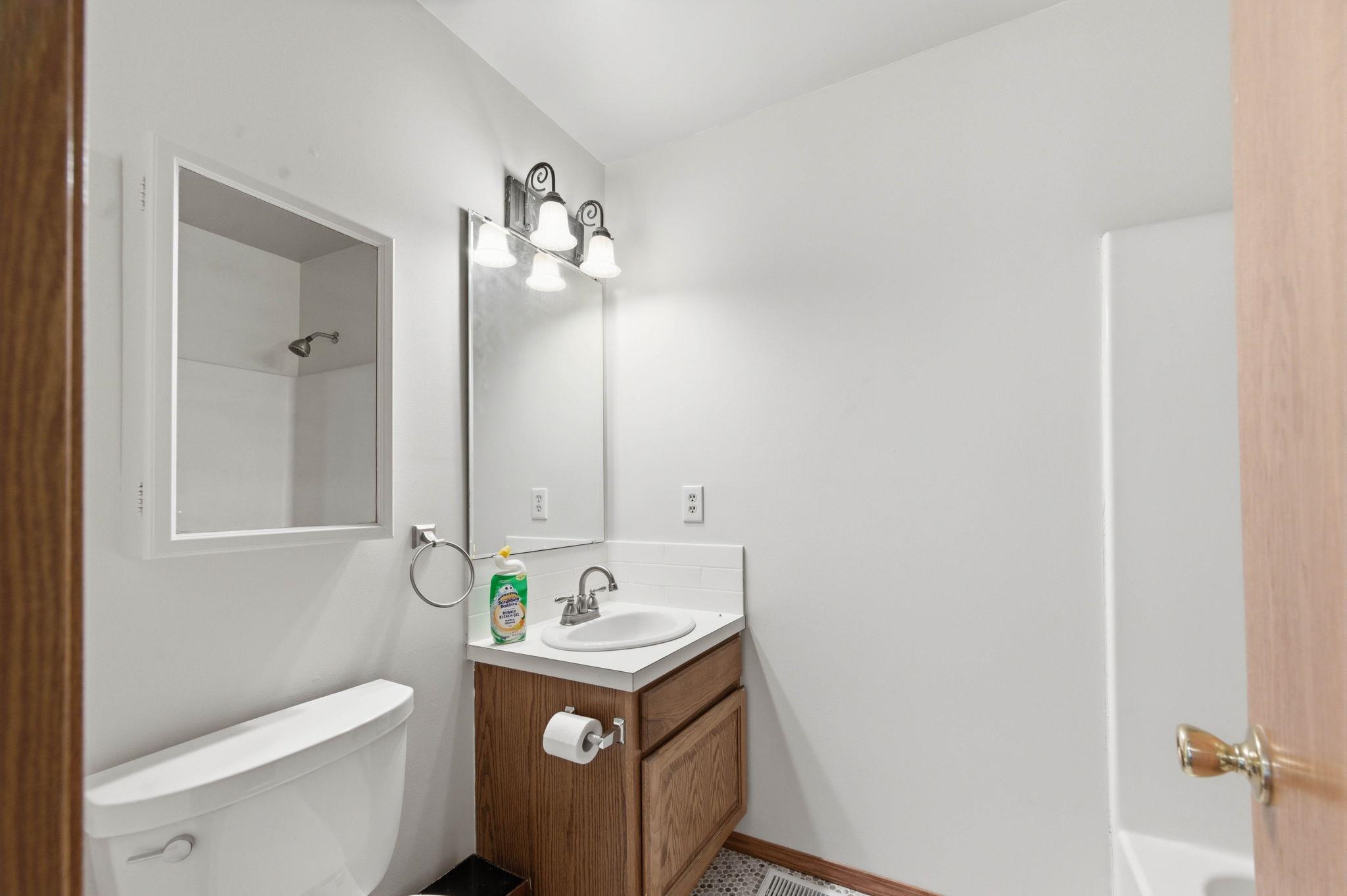 1521 E Rose Lane Andover KS 67002