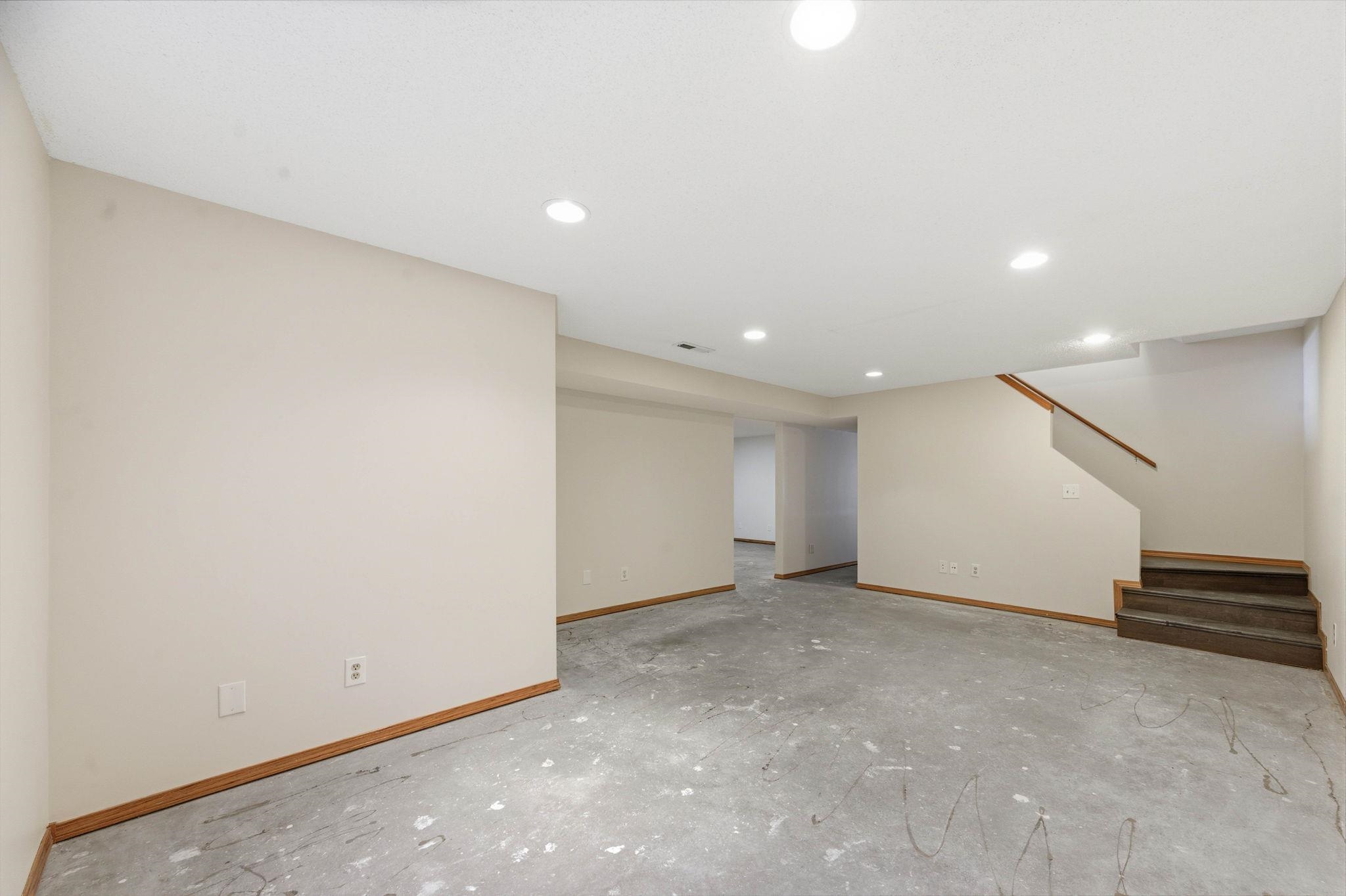 1521 E Rose Lane Andover KS 67002