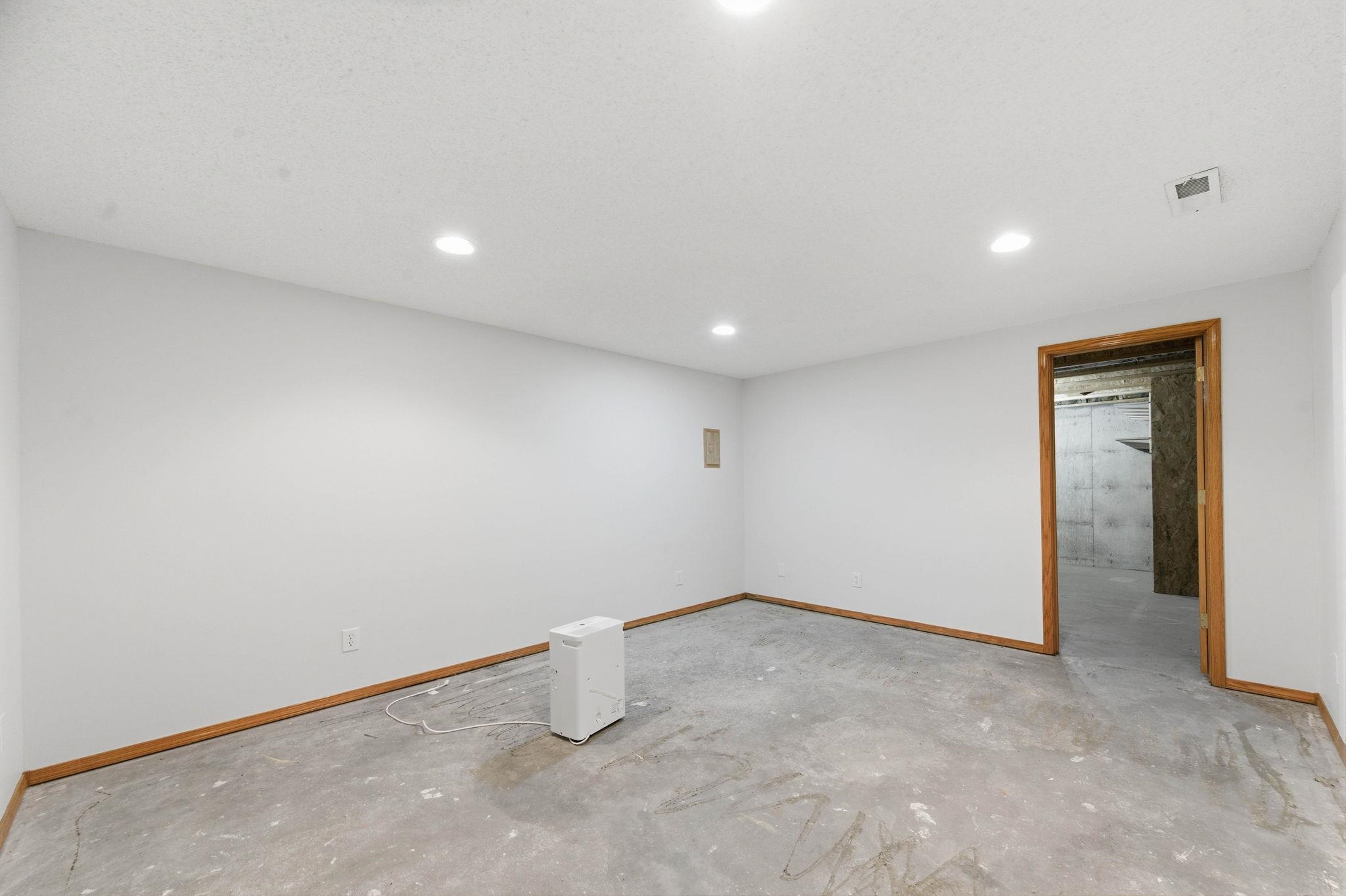 1521 E Rose Lane Andover KS 67002