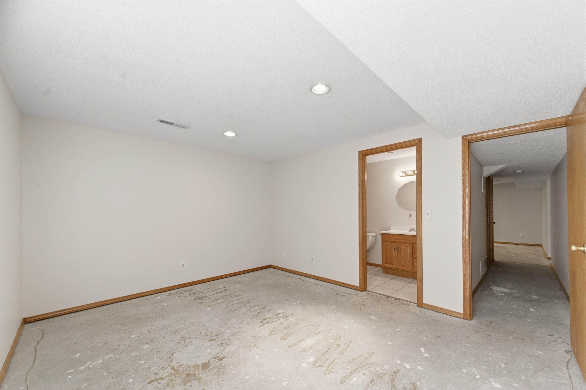 1521 E Rose Lane Andover KS 67002