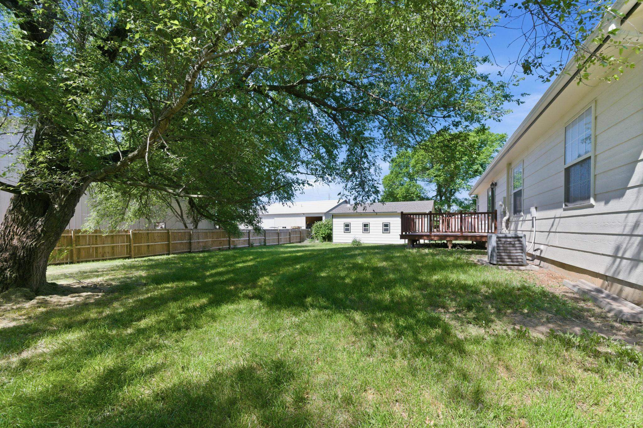 1521 E Rose Lane Andover KS 67002