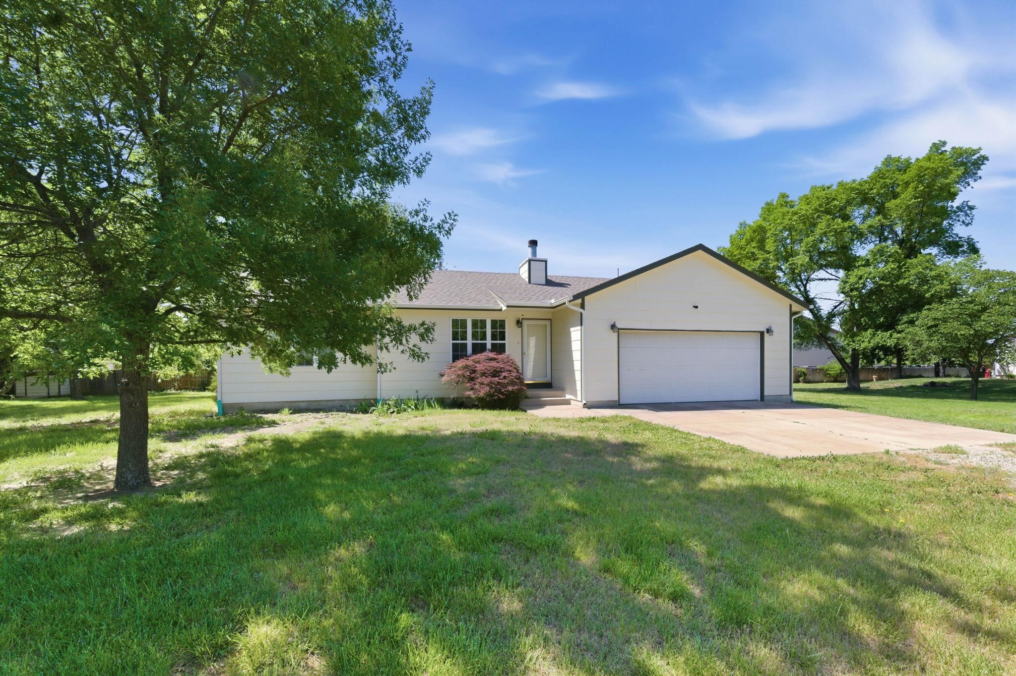 1521 E Rose Lane Andover KS 67002