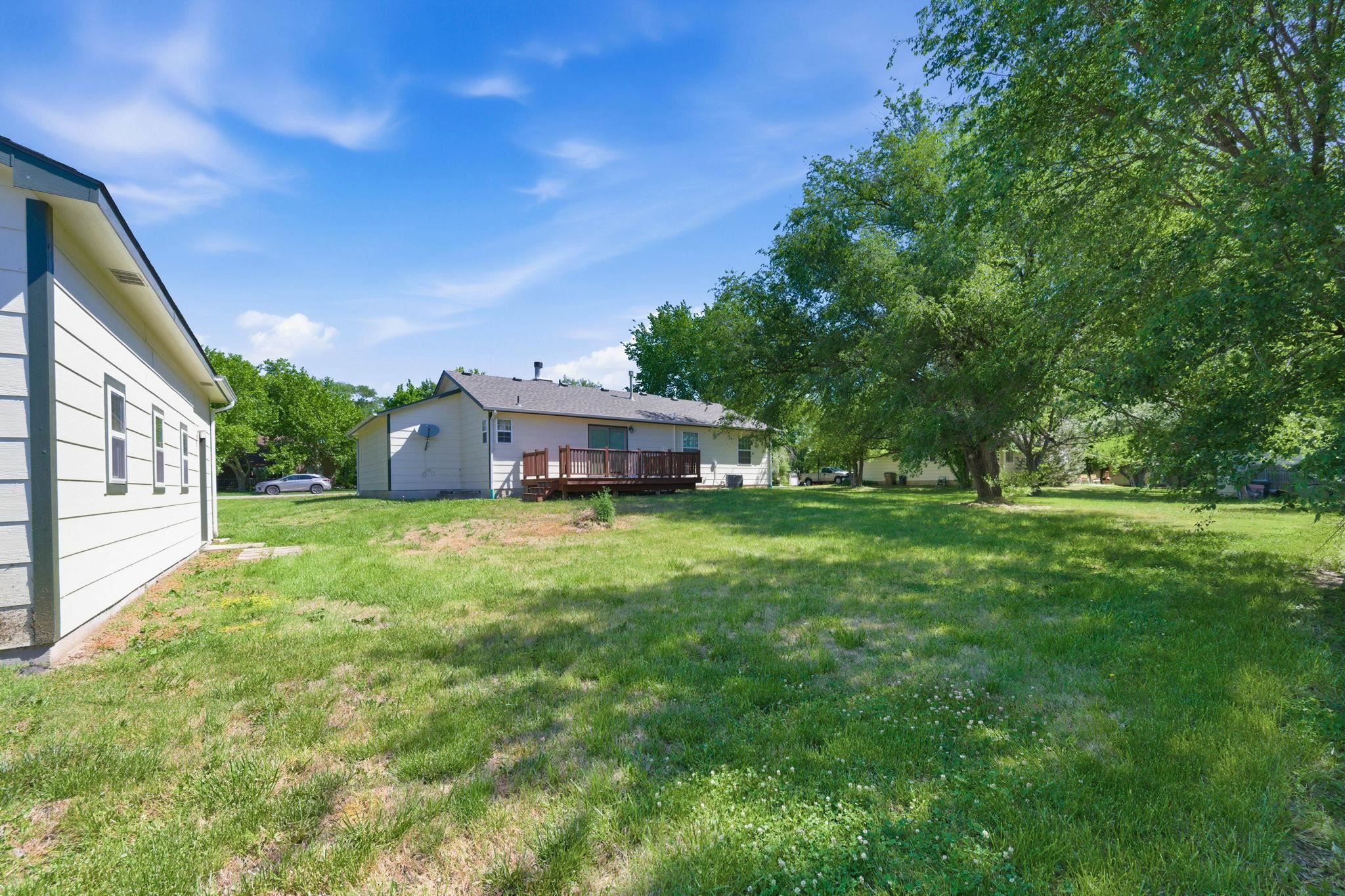 1521 E Rose Lane Andover KS 67002