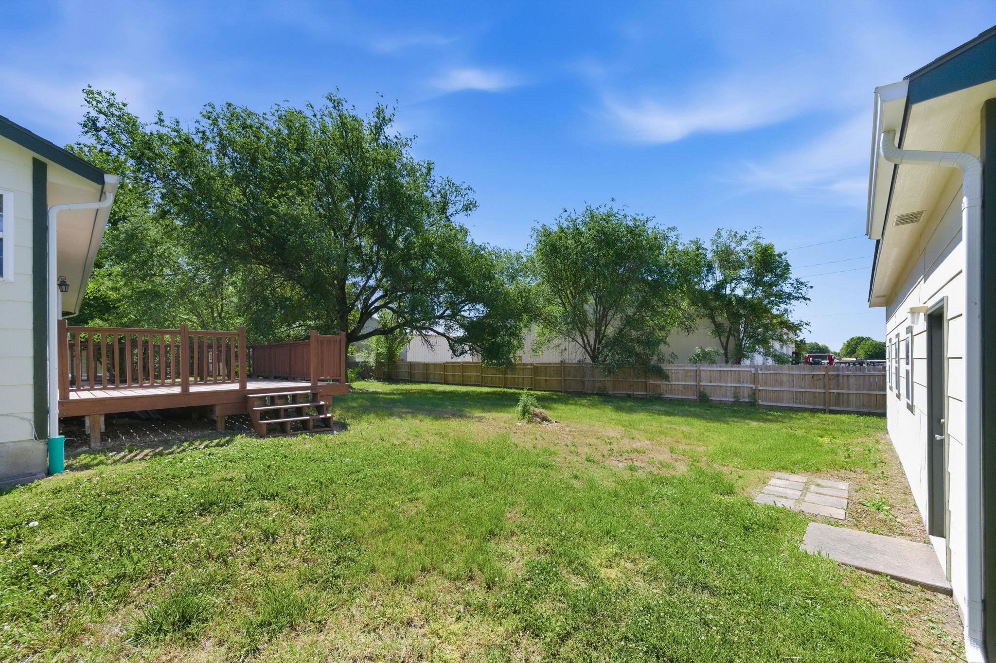 1521 E Rose Lane Andover KS 67002