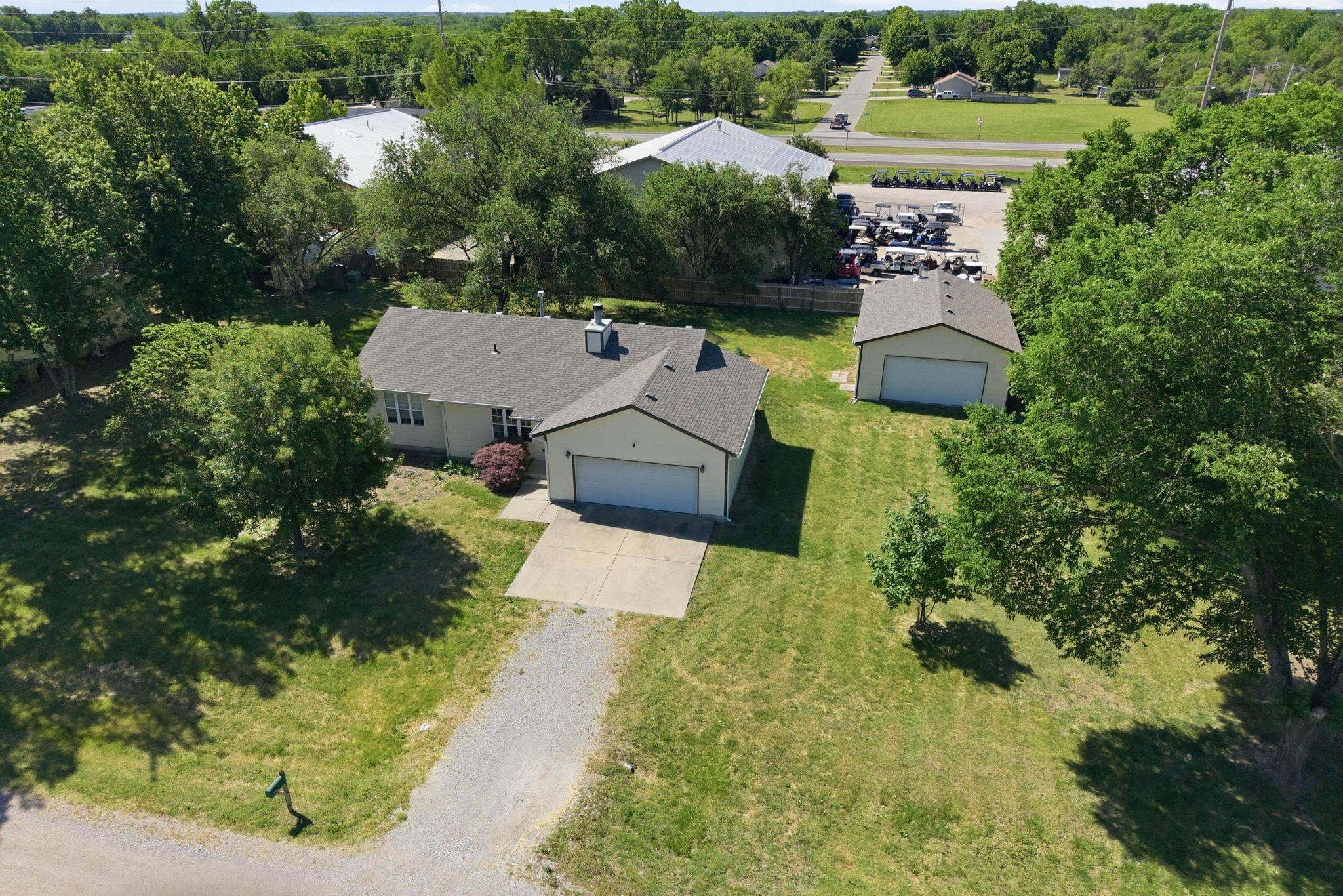 1521 E Rose Lane Andover KS 67002