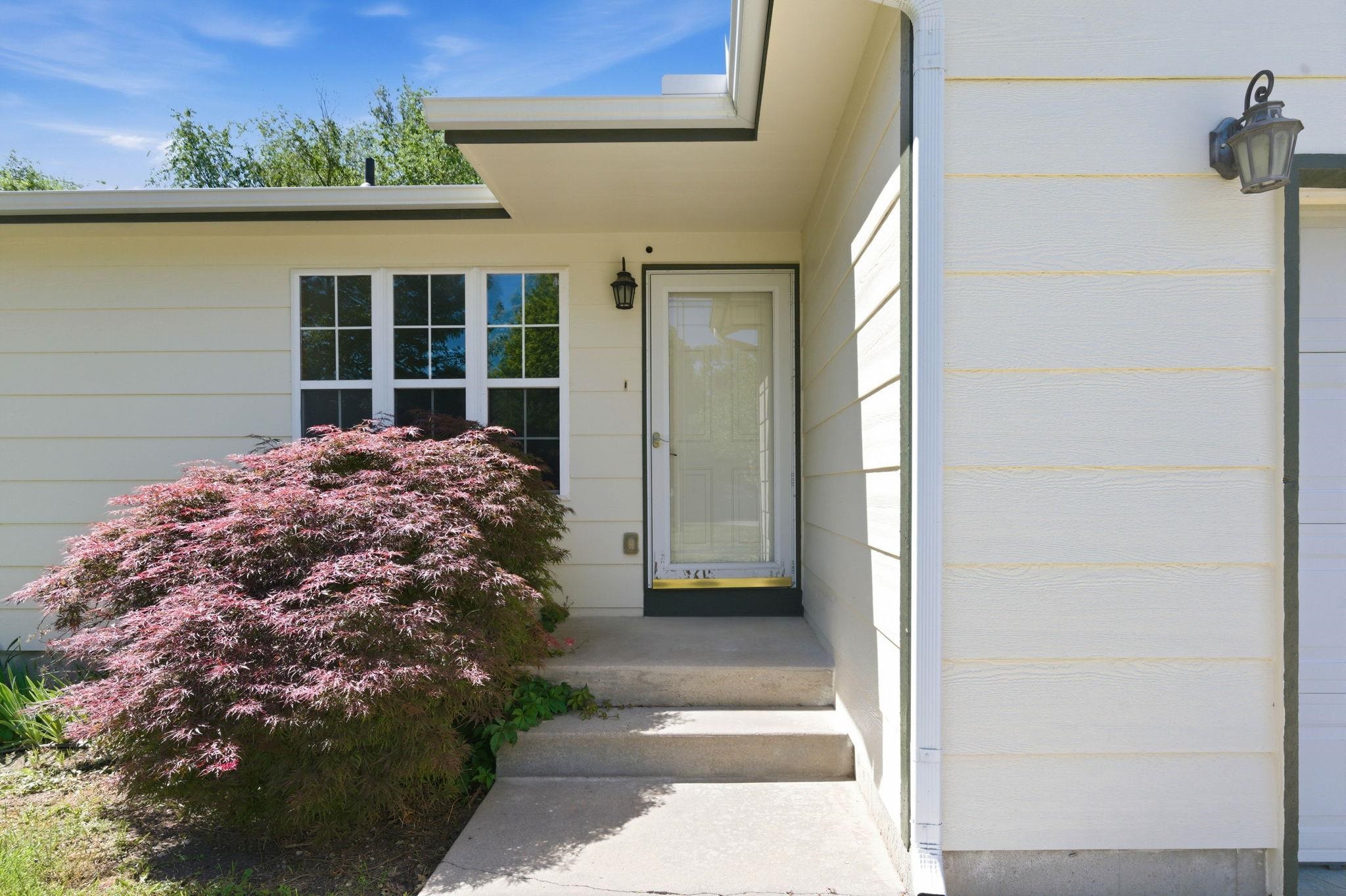 1521 E Rose Lane Andover KS 67002