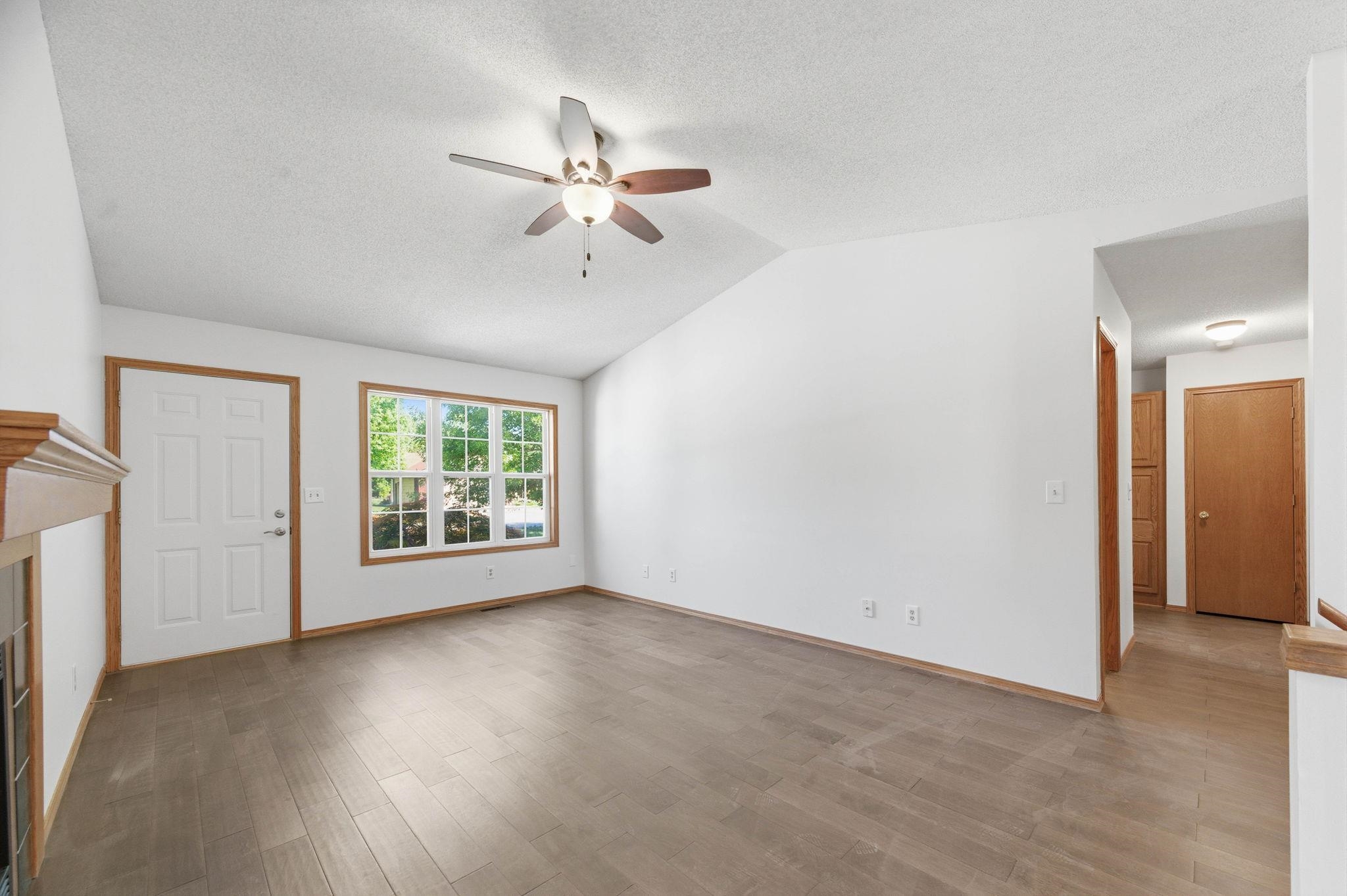 1521 E Rose Lane Andover KS 67002