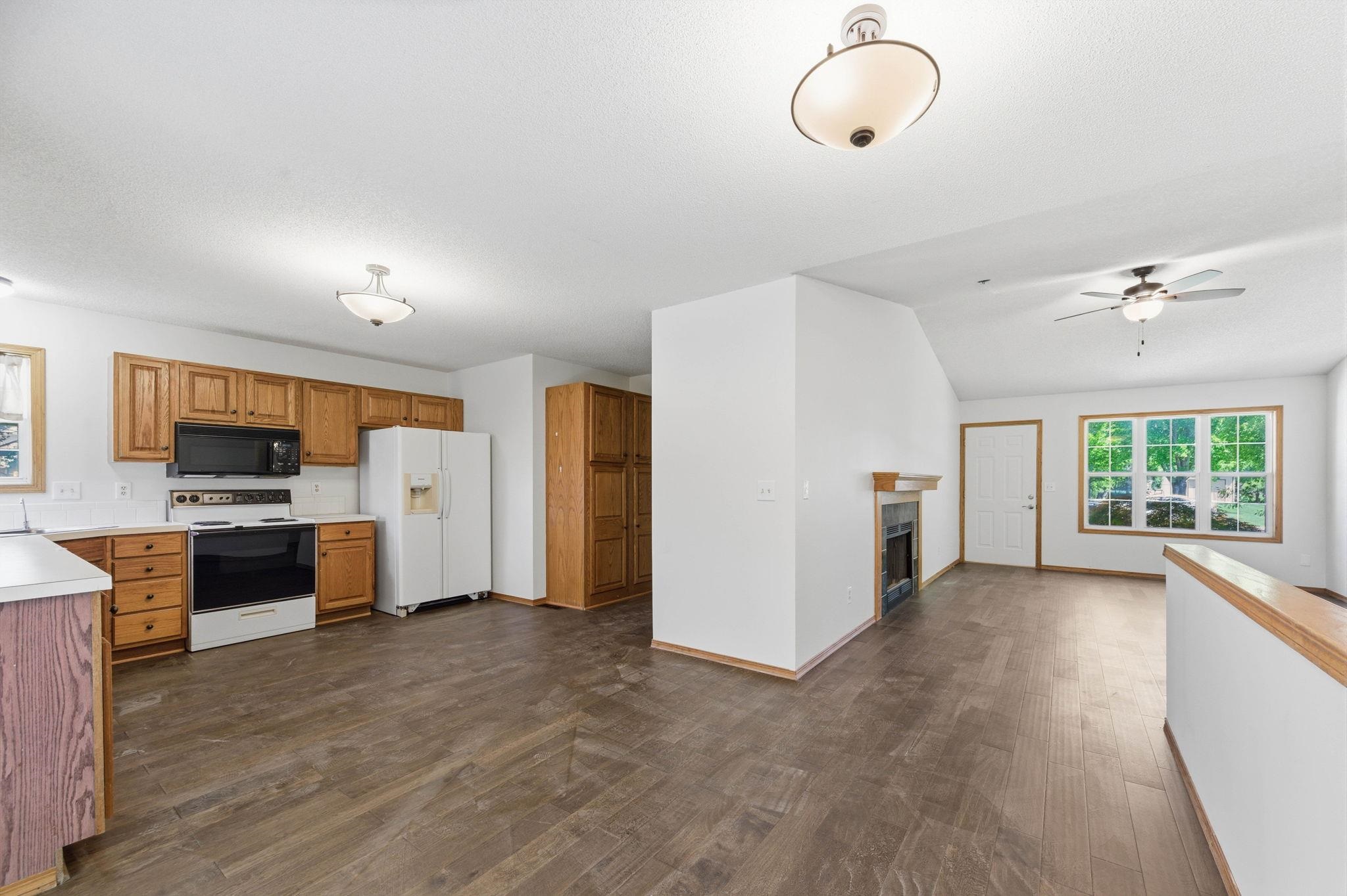 1521 E Rose Lane Andover KS 67002