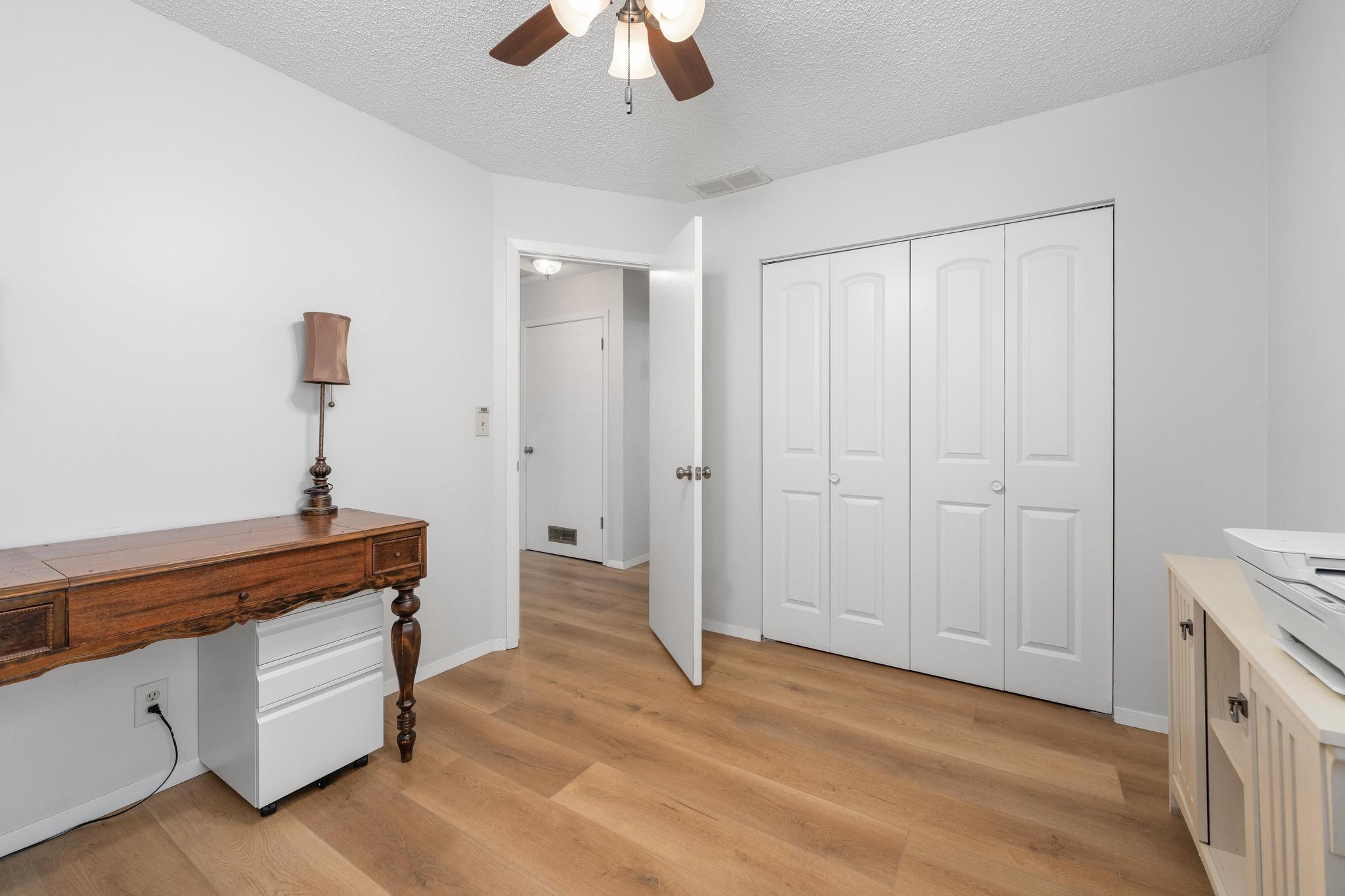 921 E 52nd Street S Wichita KS 67216-3663