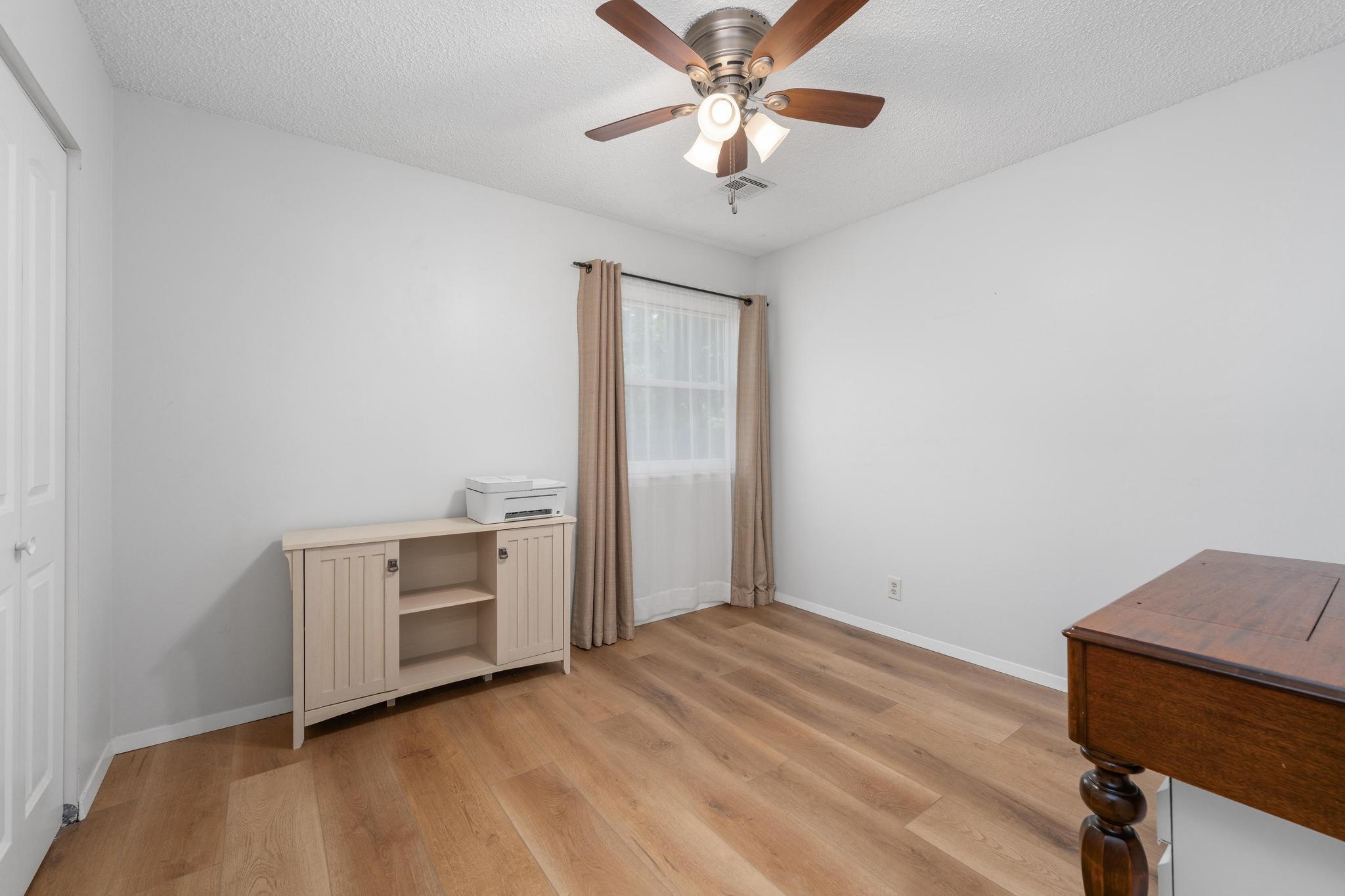 921 E 52nd Street S Wichita KS 67216-3663