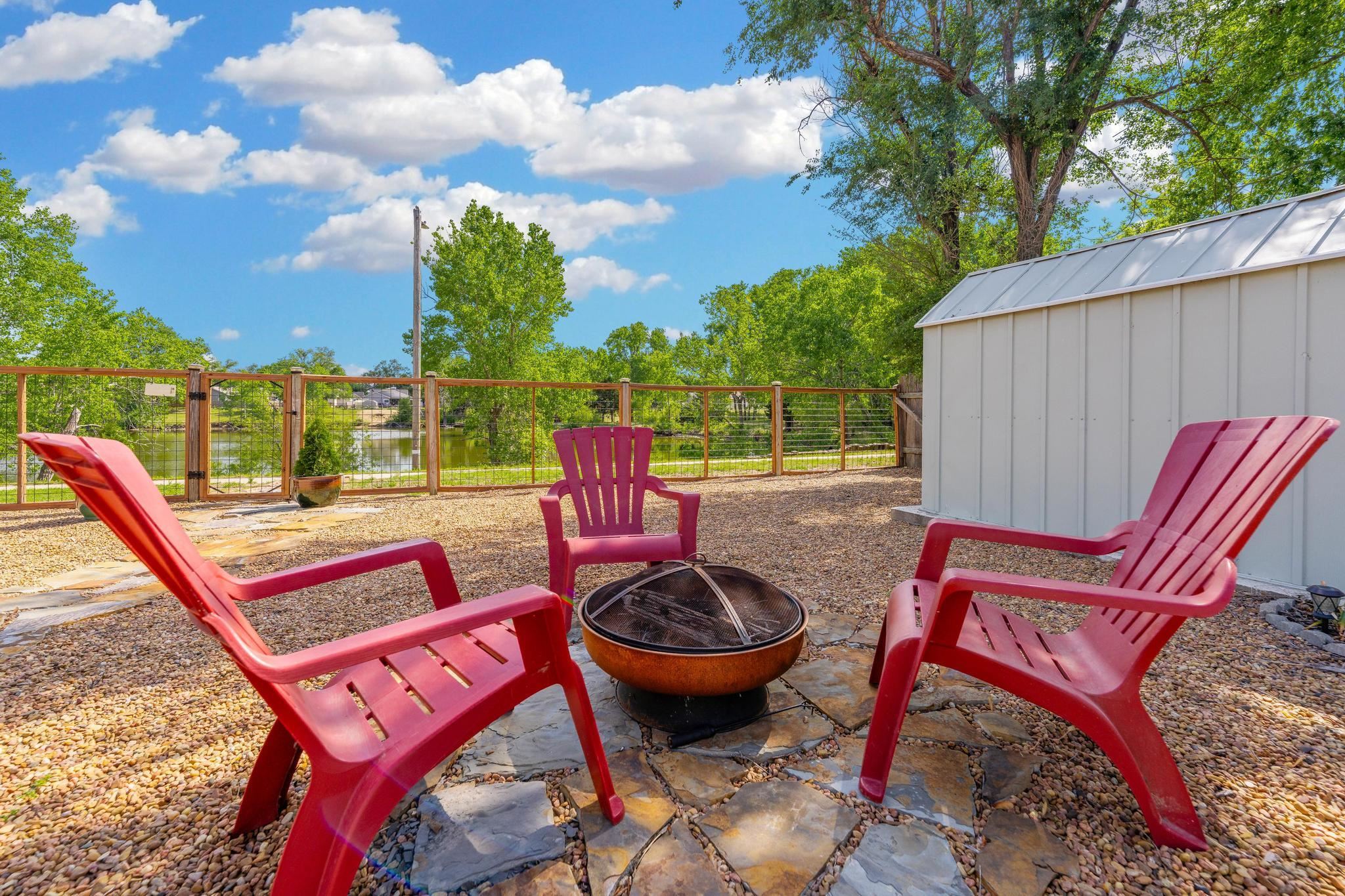 921 E 52nd Street S Wichita KS 67216-3663