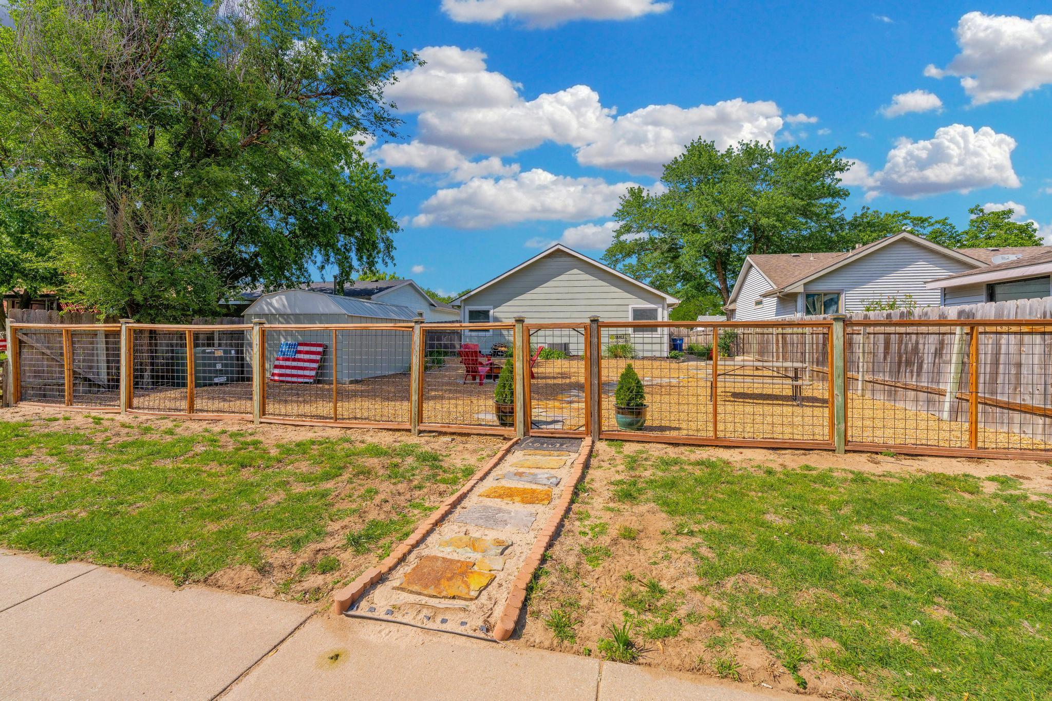 921 E 52nd Street S Wichita KS 67216-3663