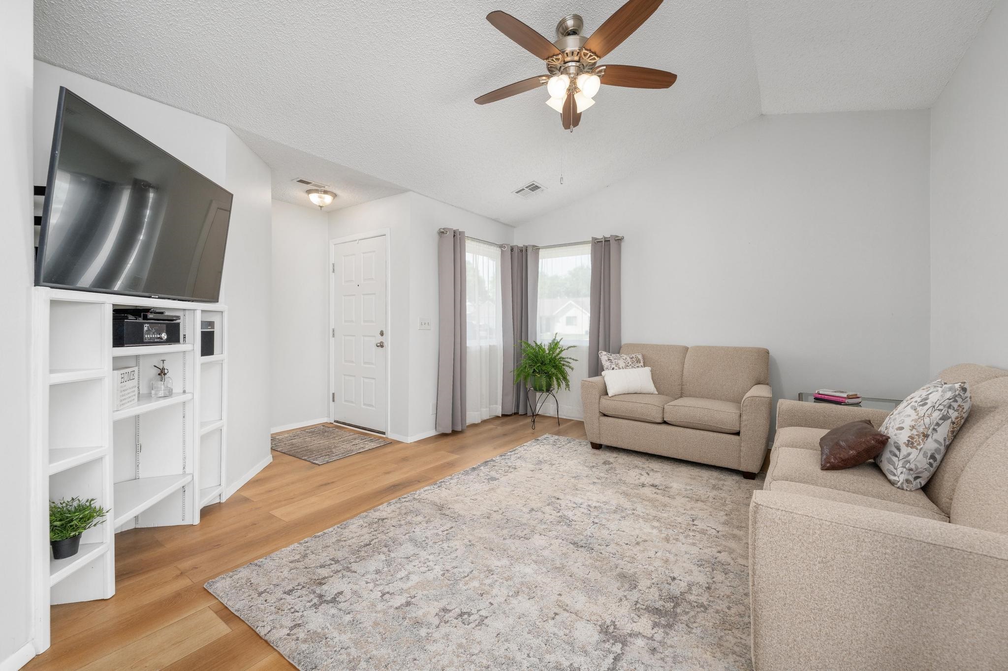 921 E 52nd Street S Wichita KS 67216-3663