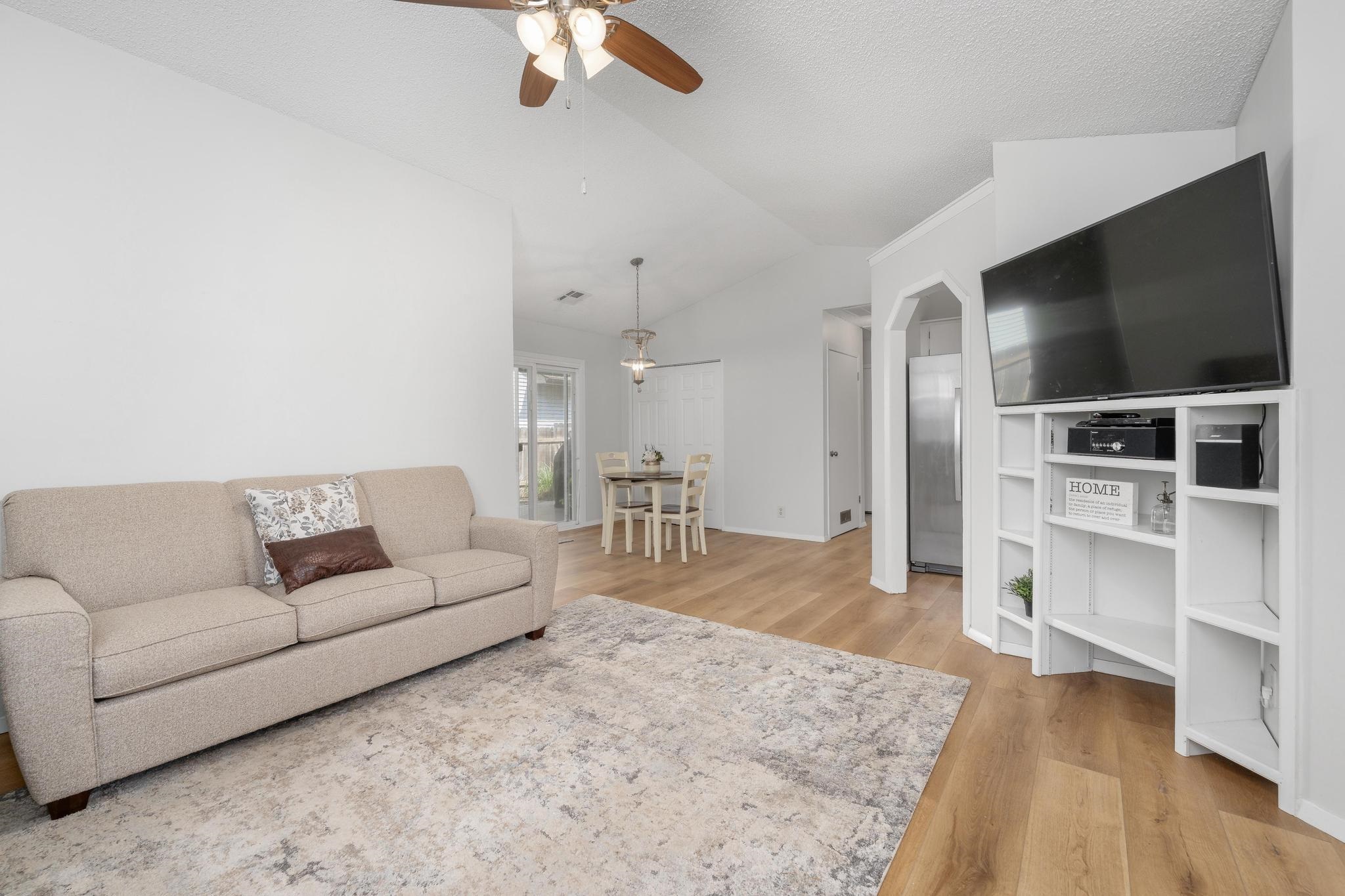 921 E 52nd Street S Wichita KS 67216-3663