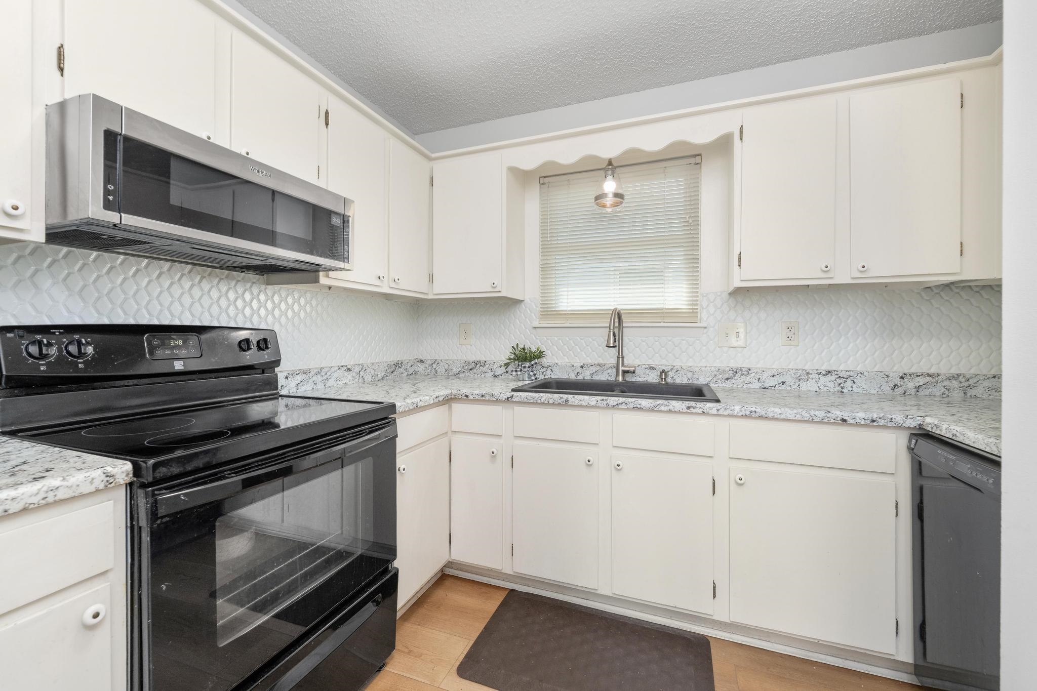 921 E 52nd Street S Wichita KS 67216-3663