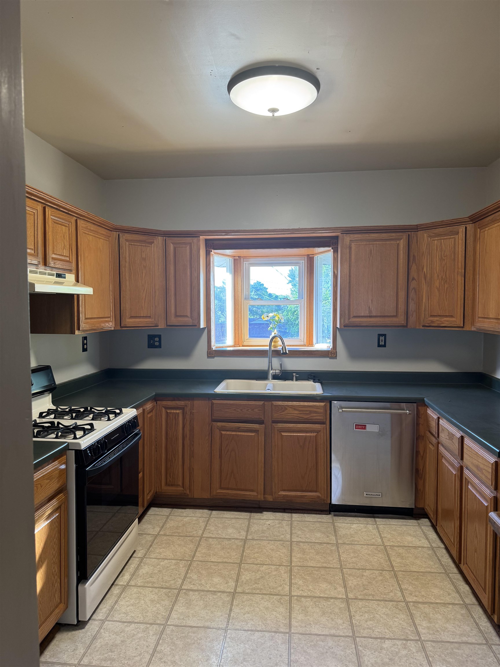 1710 Fowler Winfield KS 67156