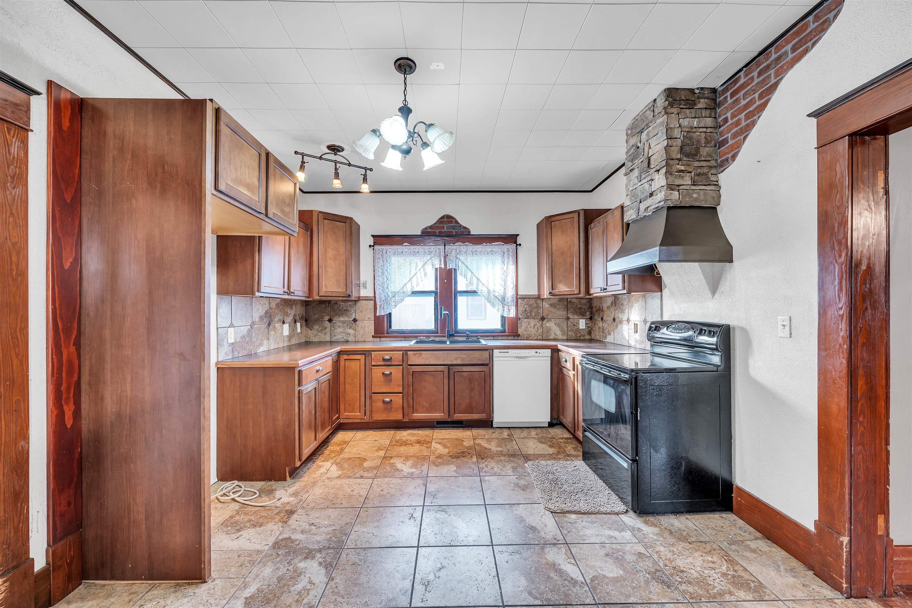 222 N Tracy Street Clearwater KS 67026