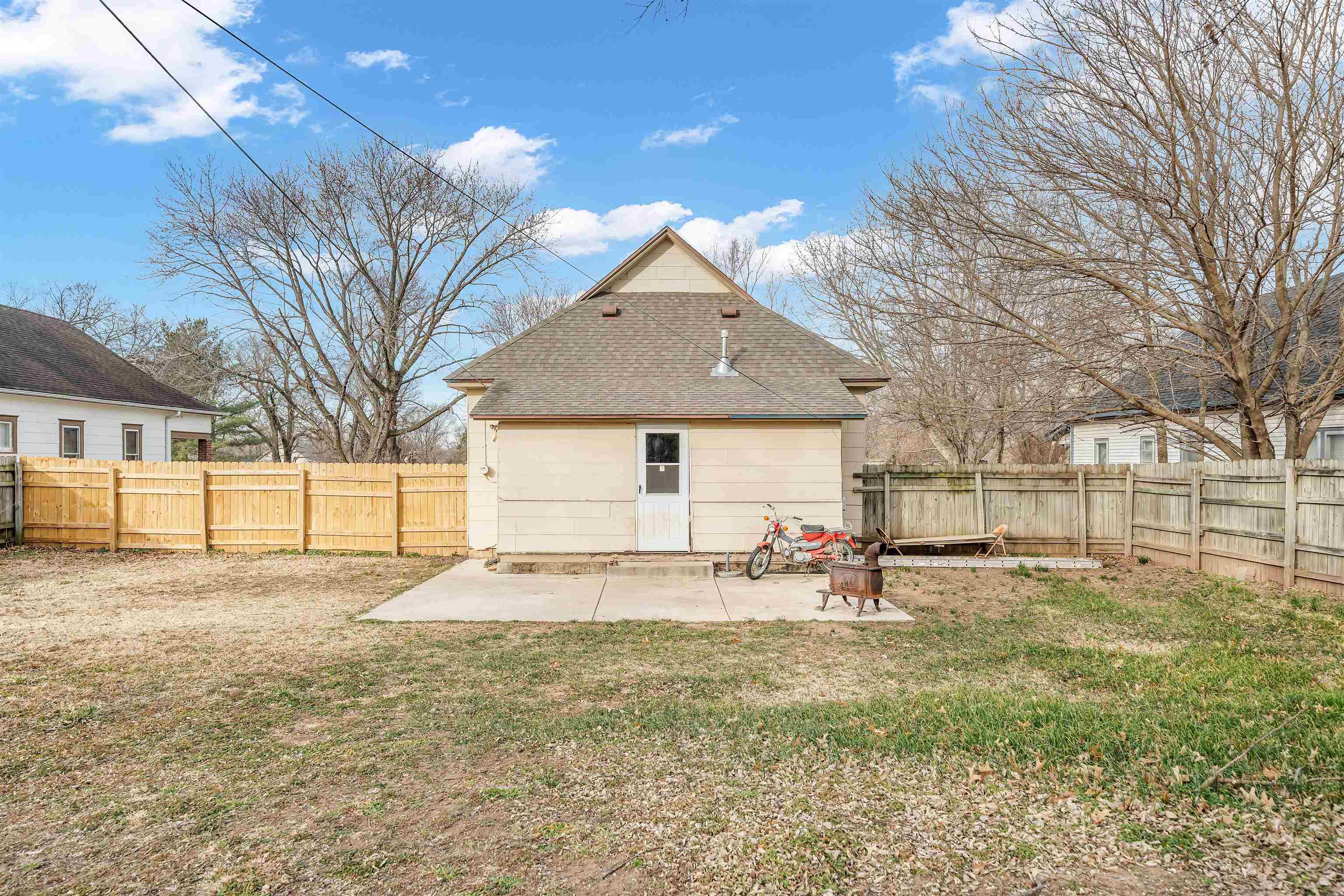 222 N Tracy Street Clearwater KS 67026