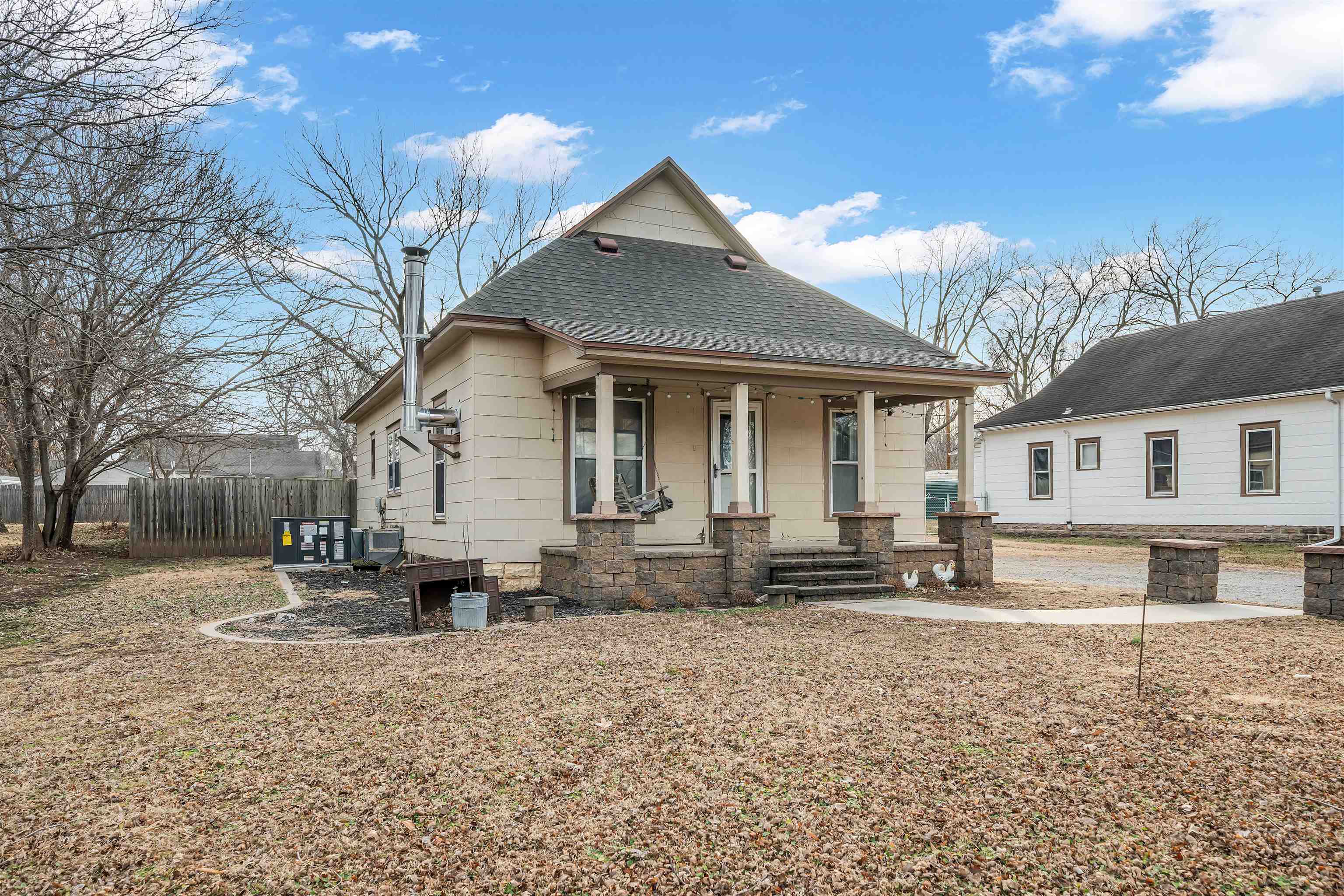 222 N Tracy Street Clearwater KS 67026