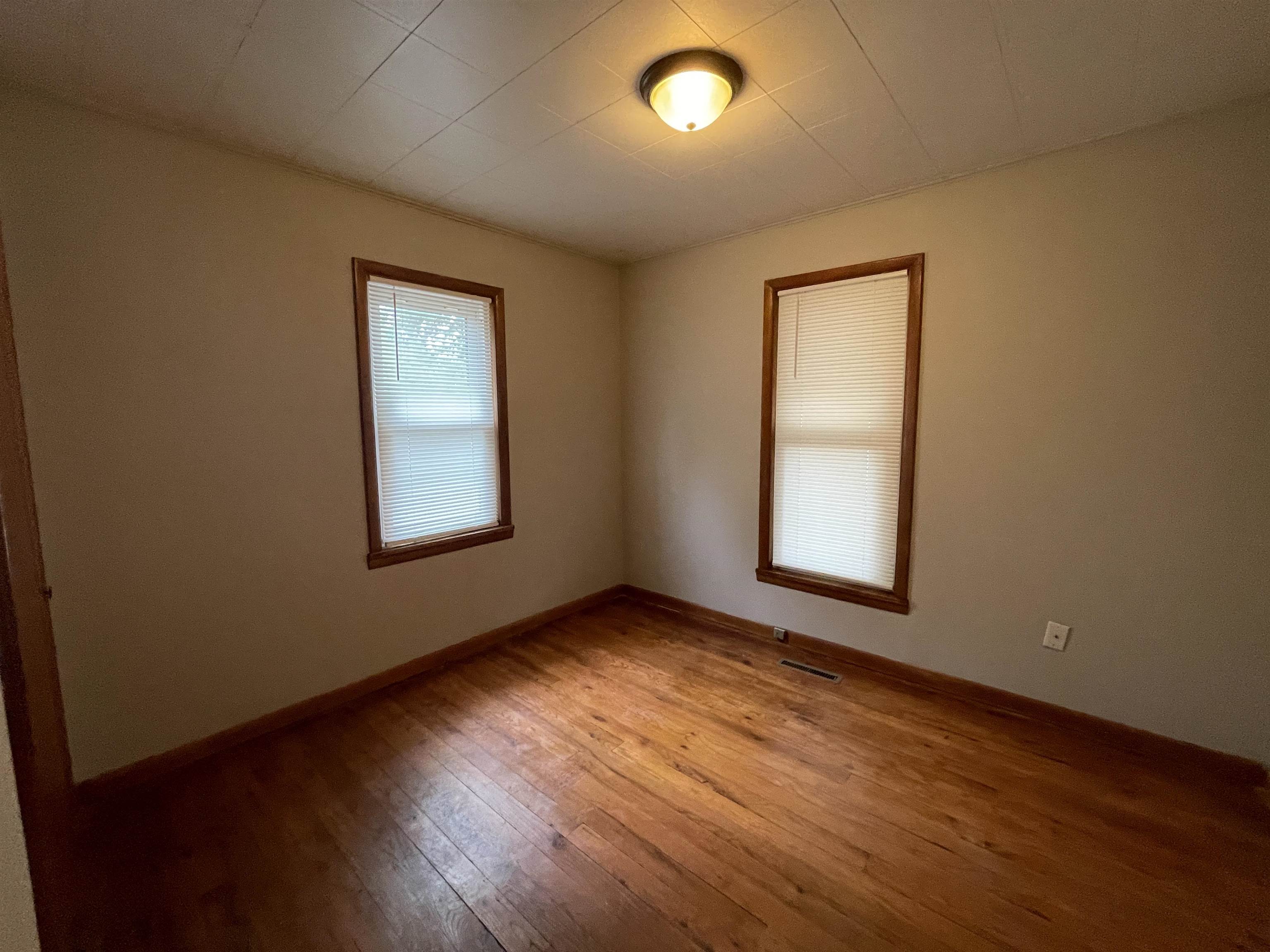 1031 N Jefferson Wellington KS 67152