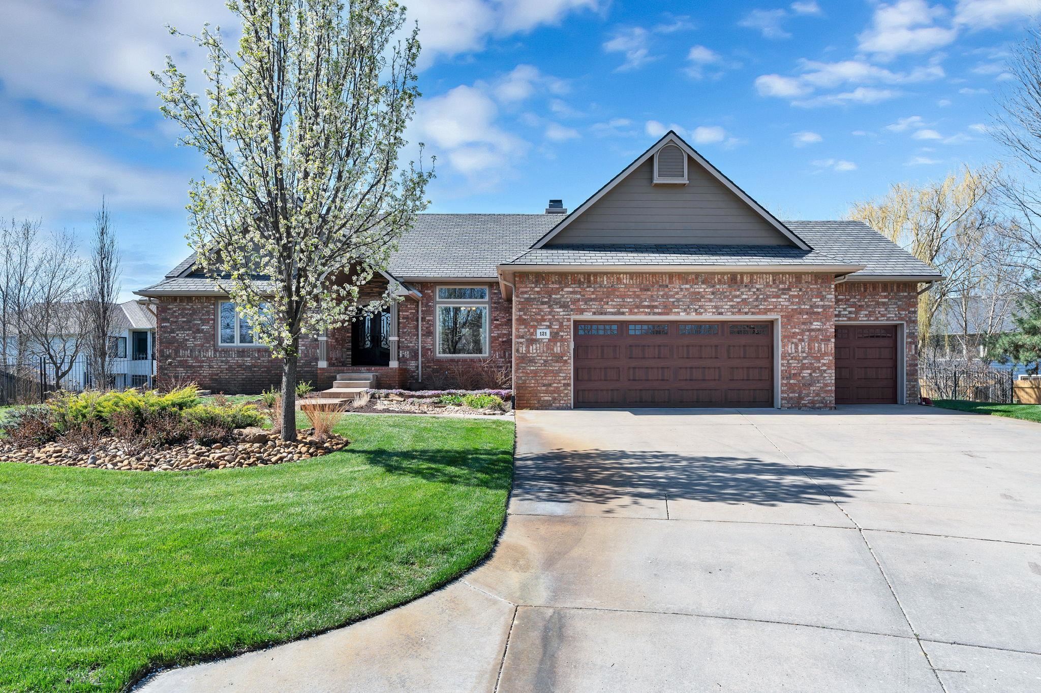 121 S Breezy Pointe Court Wichita KS 67235