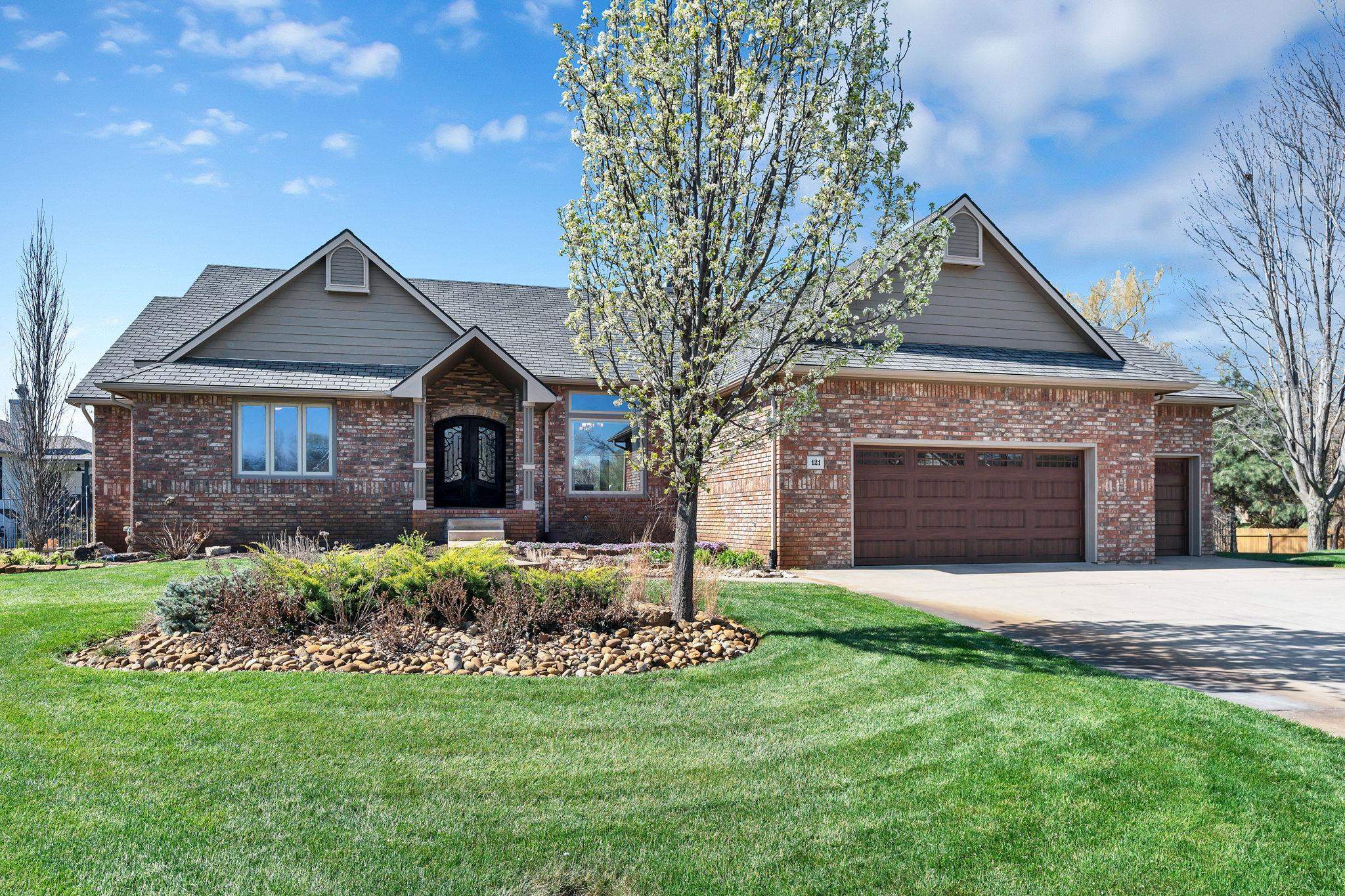 121 S Breezy Pointe Court Wichita KS 67235