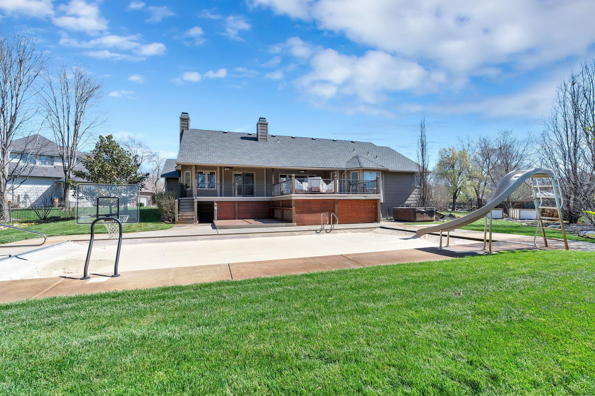 121 S Breezy Pointe Court Wichita KS 67235
