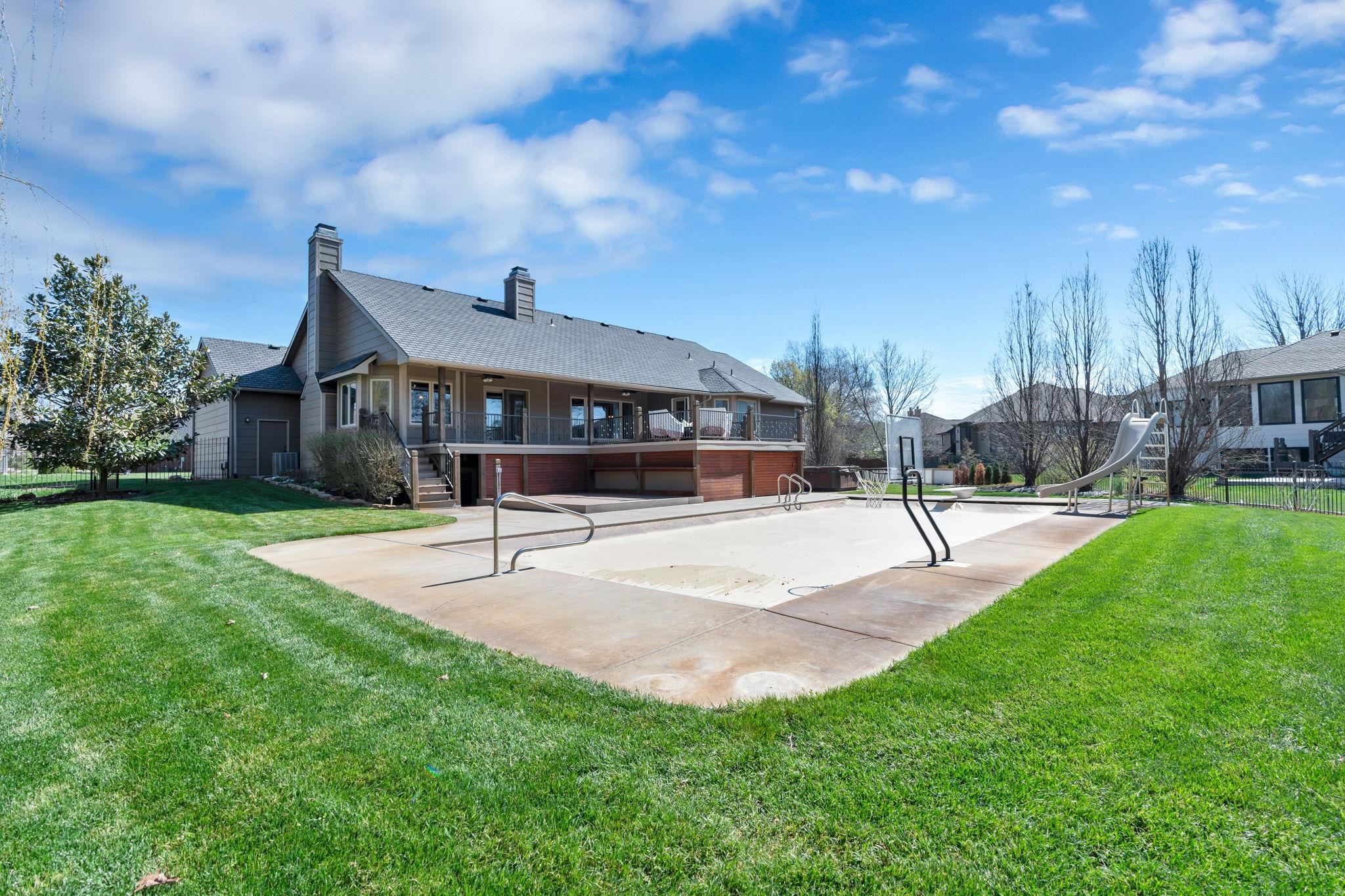 121 S Breezy Pointe Court Wichita KS 67235