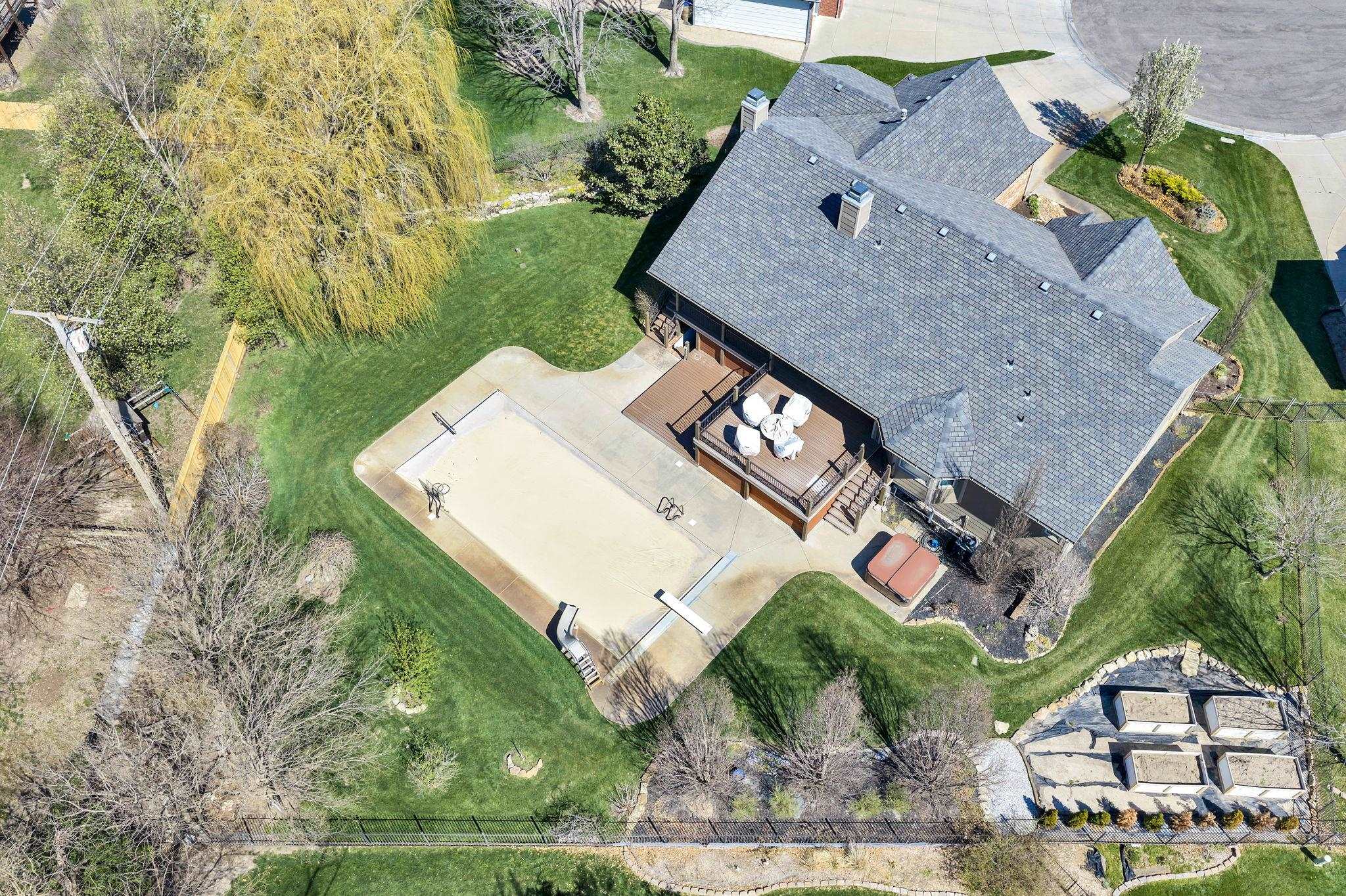 121 S Breezy Pointe Court Wichita KS 67235