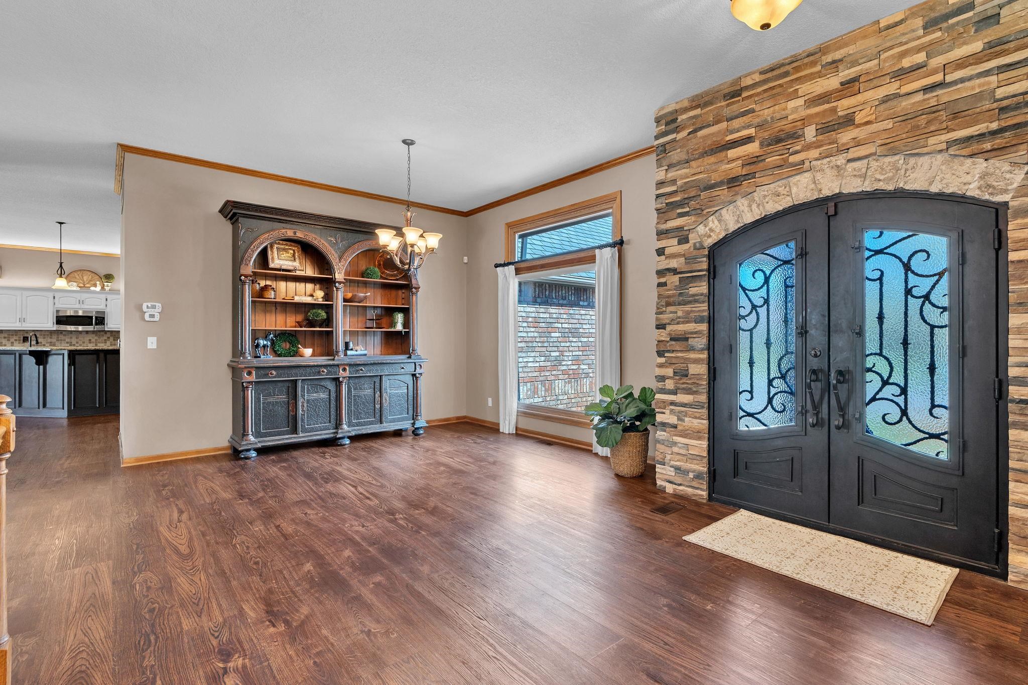 121 S Breezy Pointe Court Wichita KS 67235