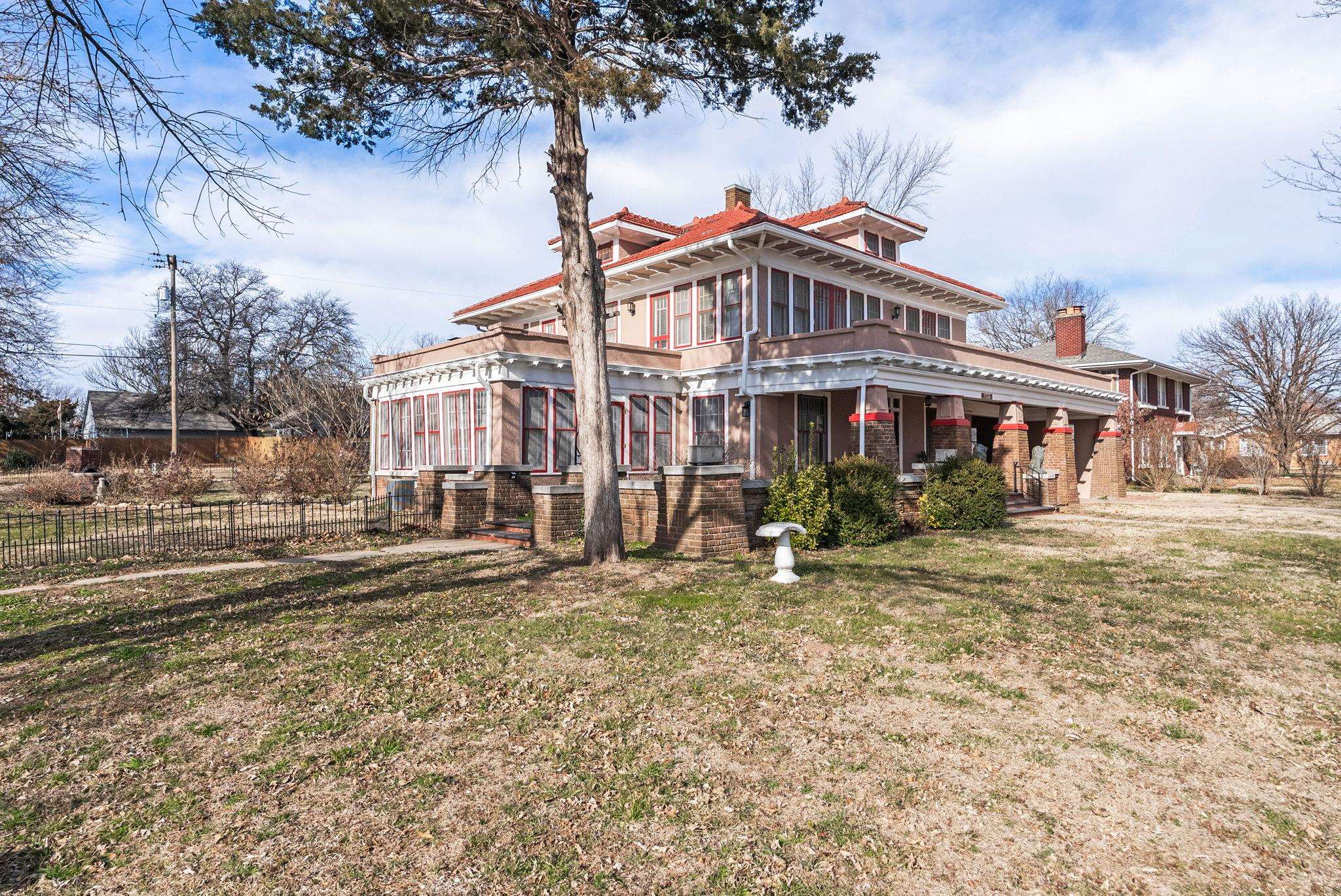 905 N 2nd Street Arkansas City KS 67005