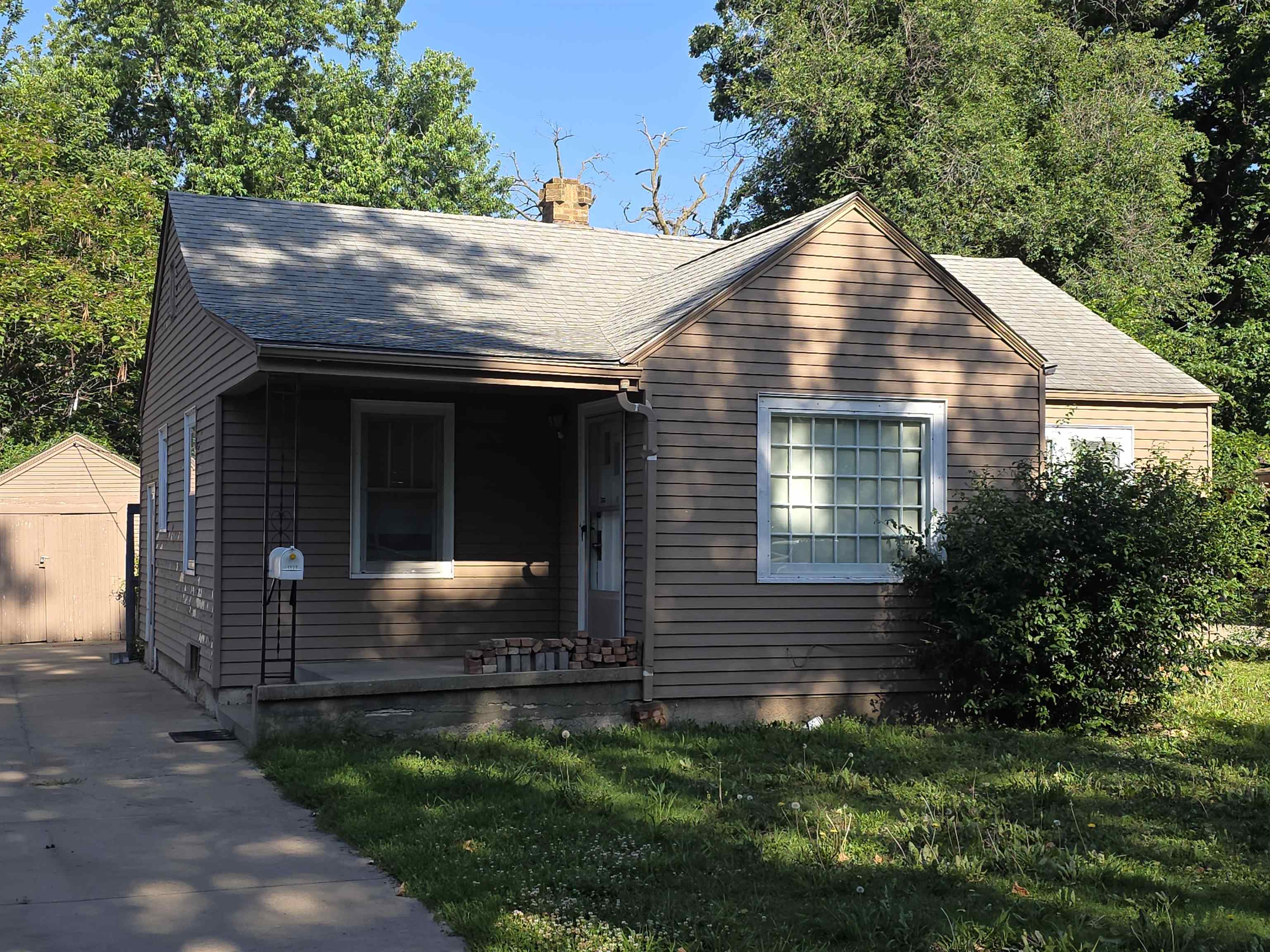 1527 N Woodland Avenue Wichita KS 67203