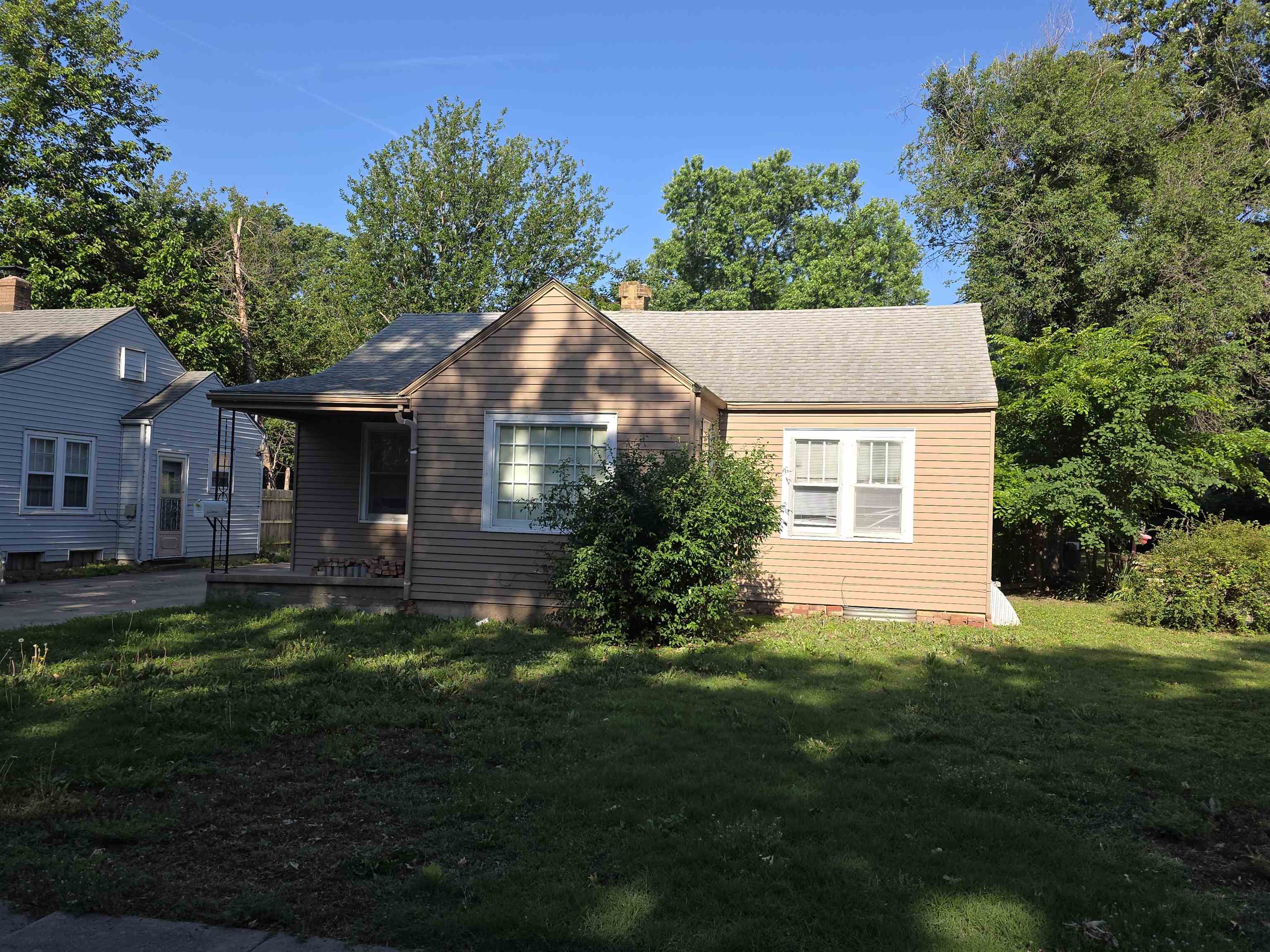 1527 N Woodland Avenue Wichita KS 67203