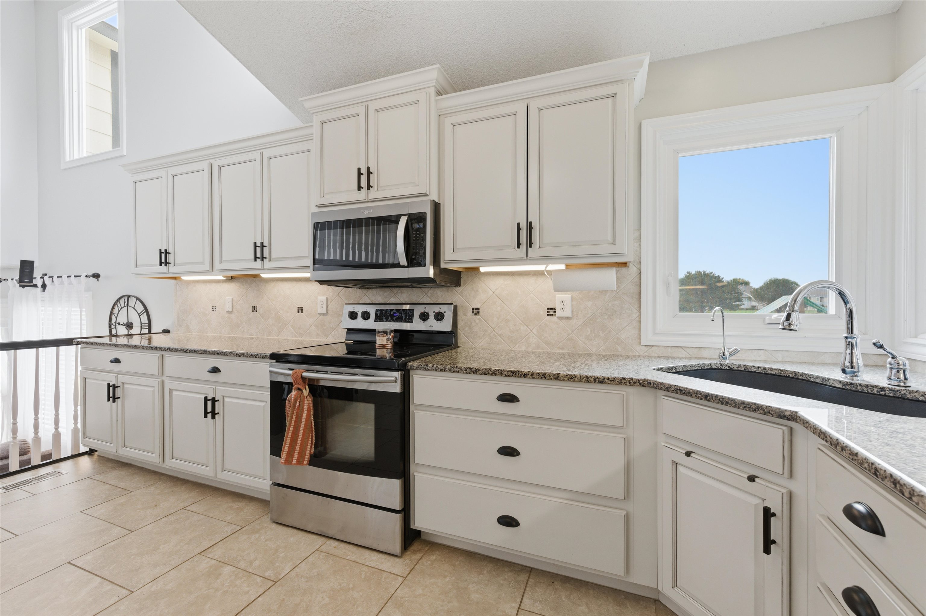 626 N Bay Country Wichita KS 67235