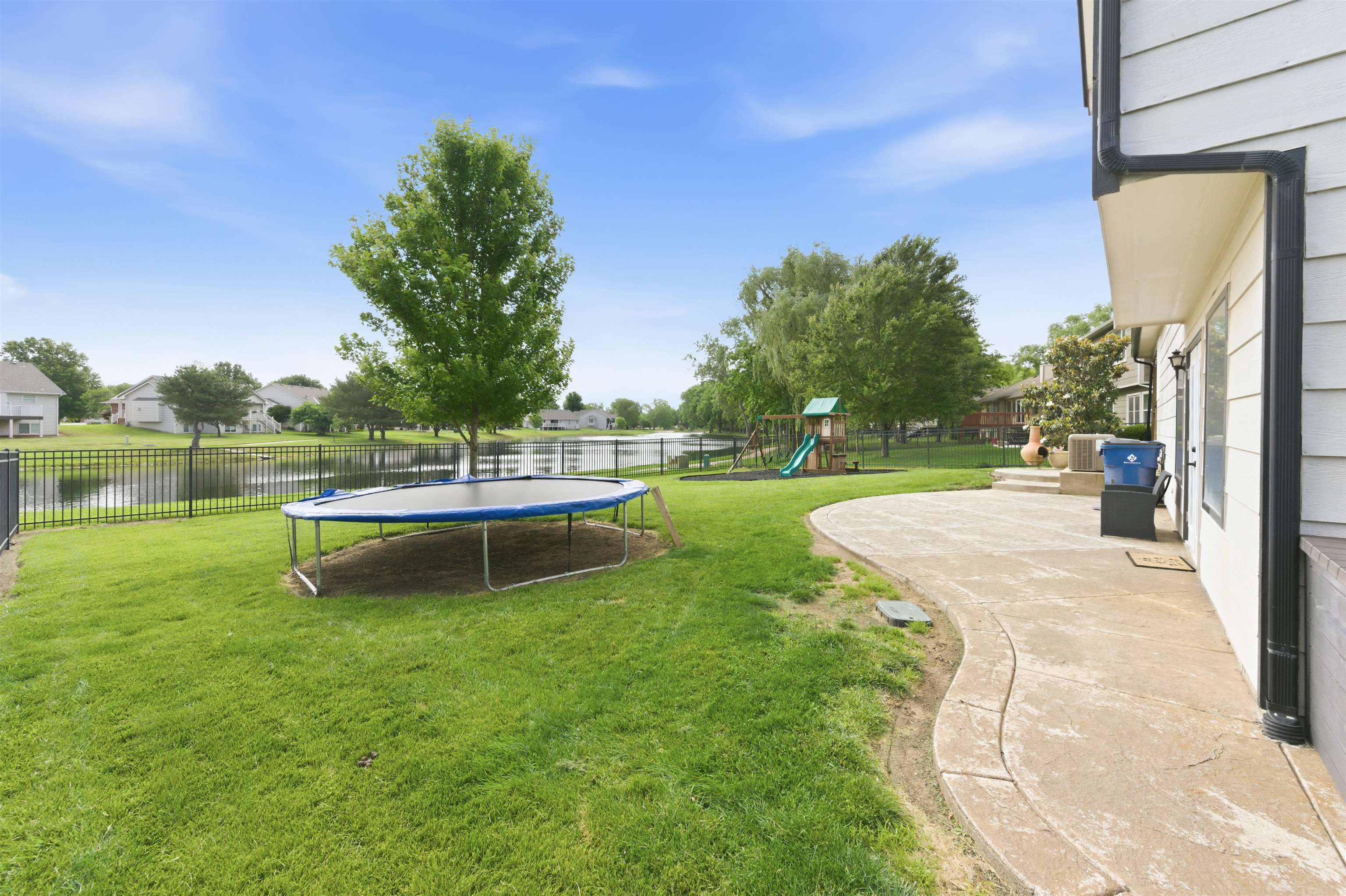 626 N Bay Country Wichita KS 67235