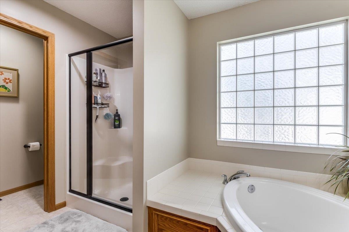 3006 N Ridge Port Wichita KS 67205