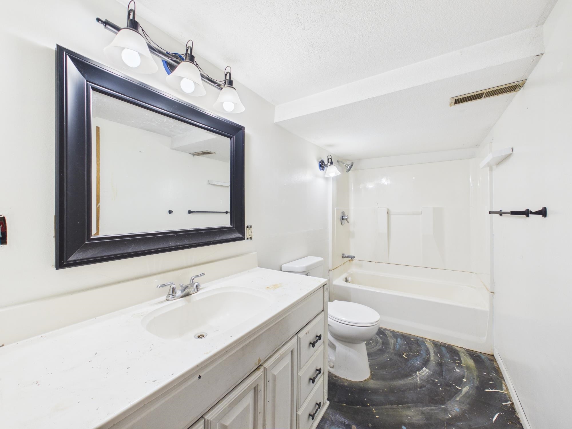 310 S Colby Street Valley Center KS 67147