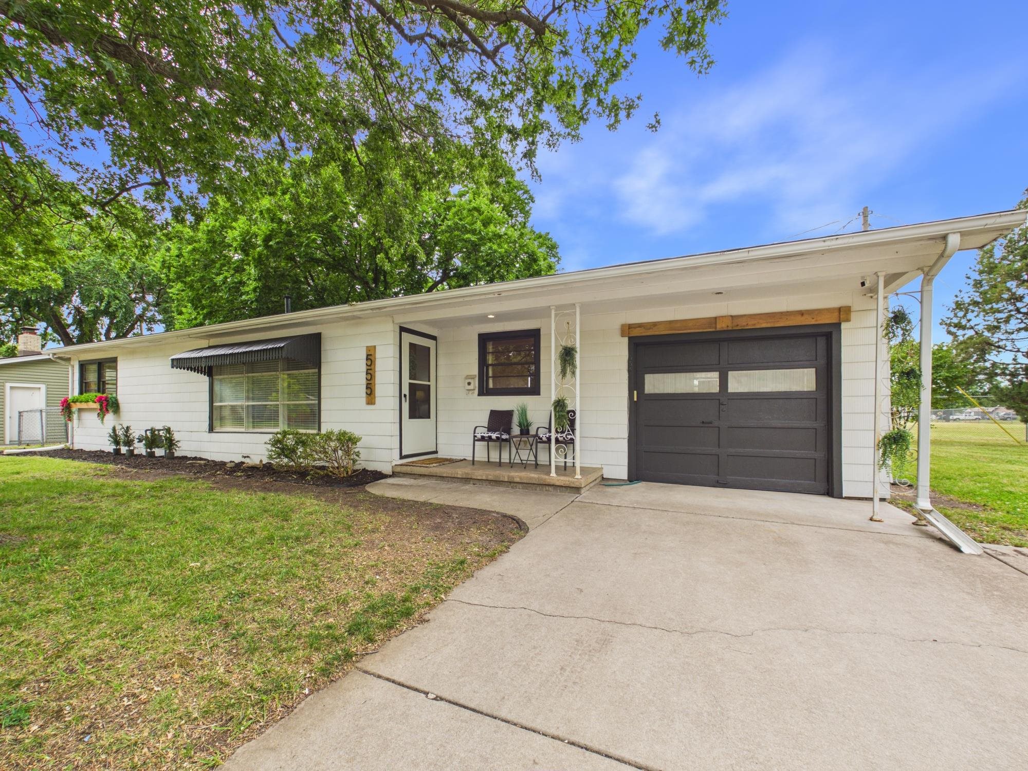 555 N Colby Street Valley Center KS 67147