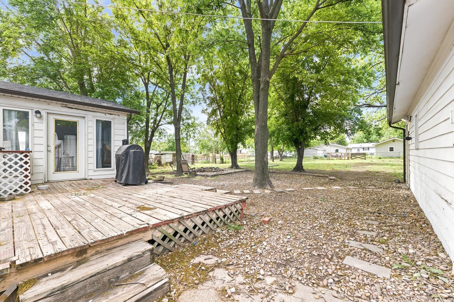 827 W Hazel Avenue Wichita KS 67217